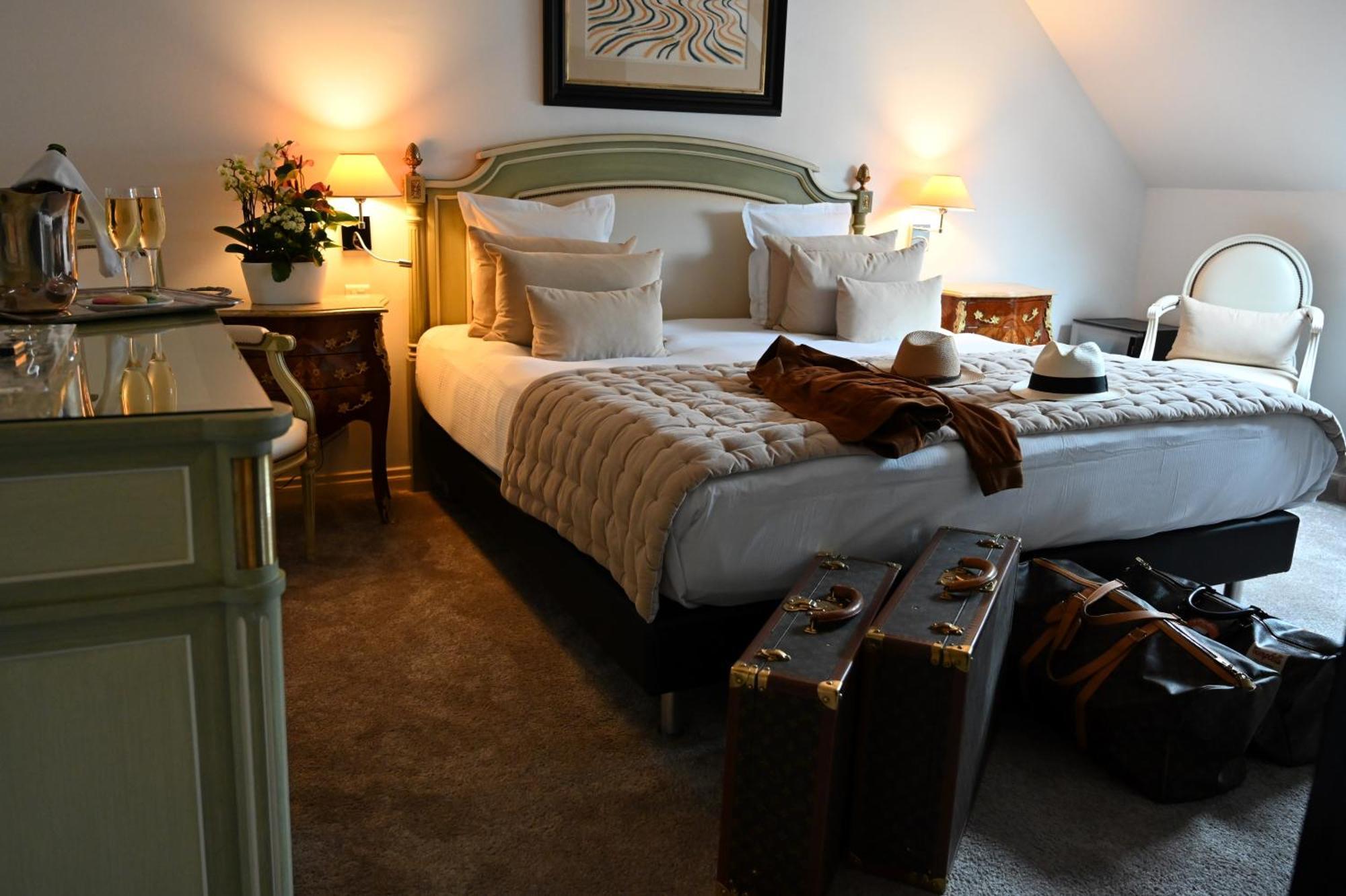 Superior Room,1580142136:JPEG