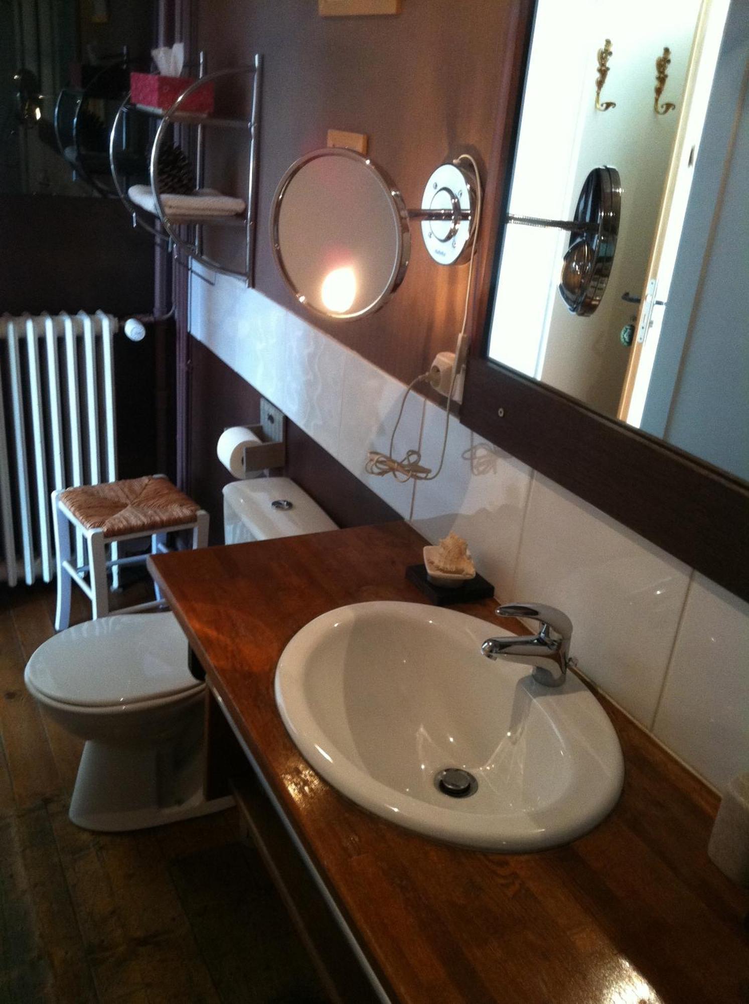 Double Room Shower