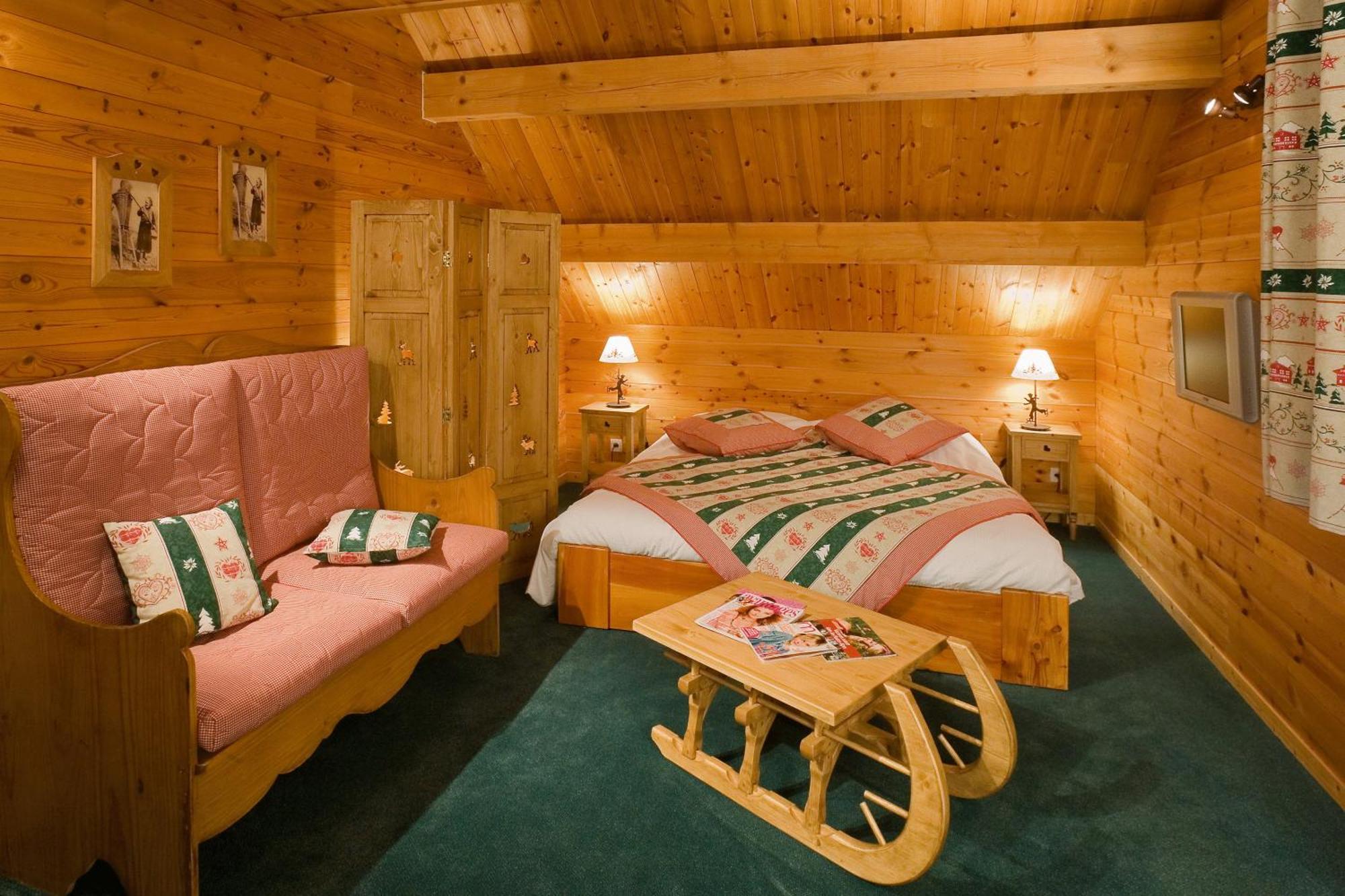 Double Room Short