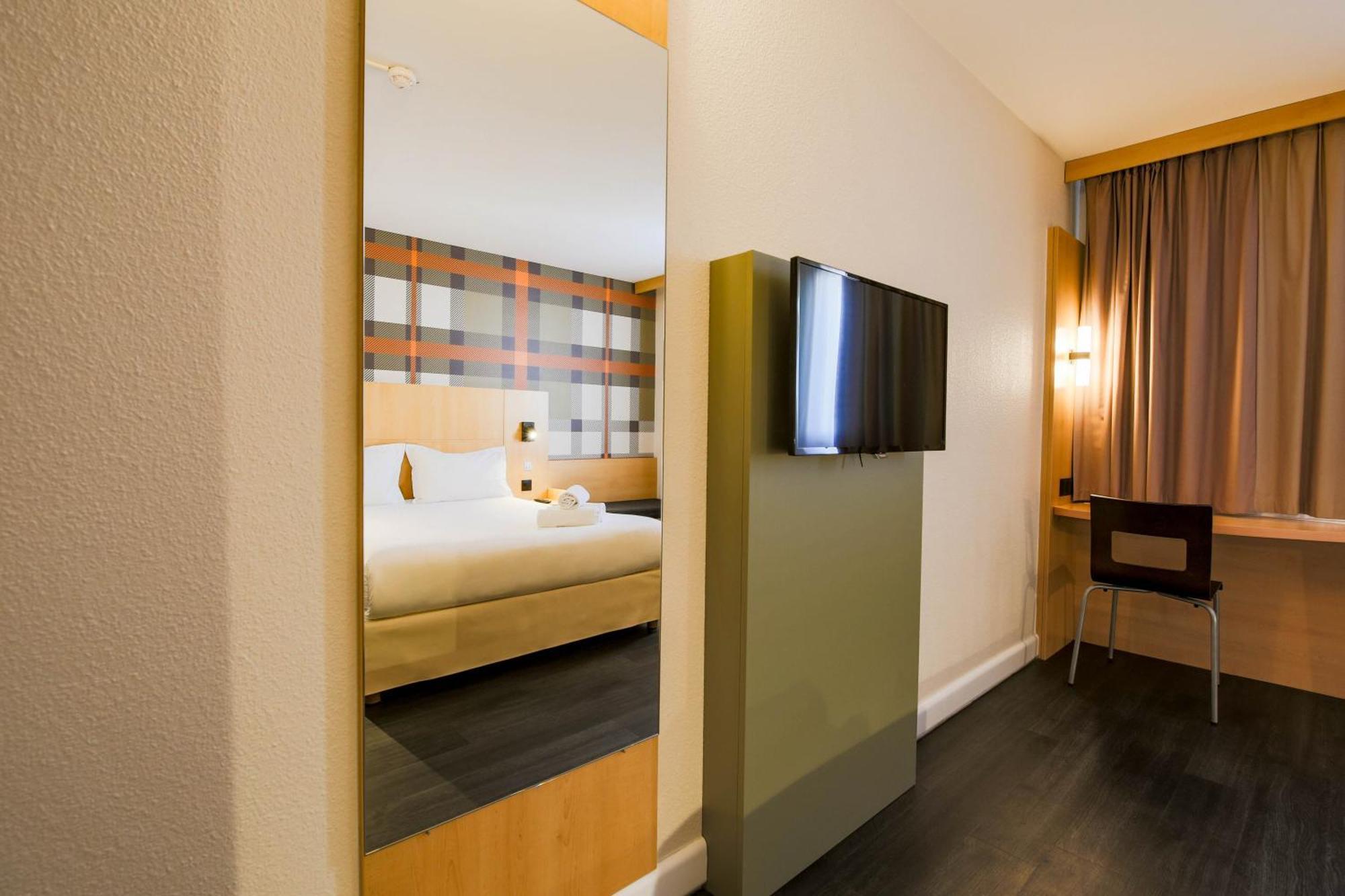 Double Room,1586849991:JPEG