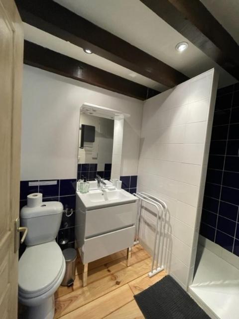 Double or Twin Room Private Bathroom