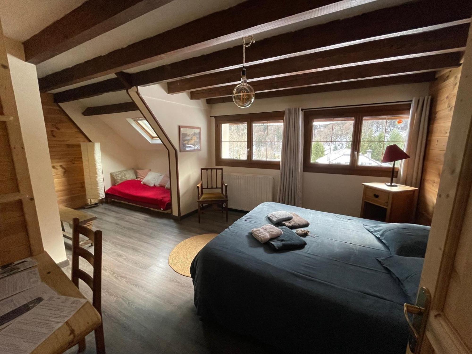 Deluxe Family Room