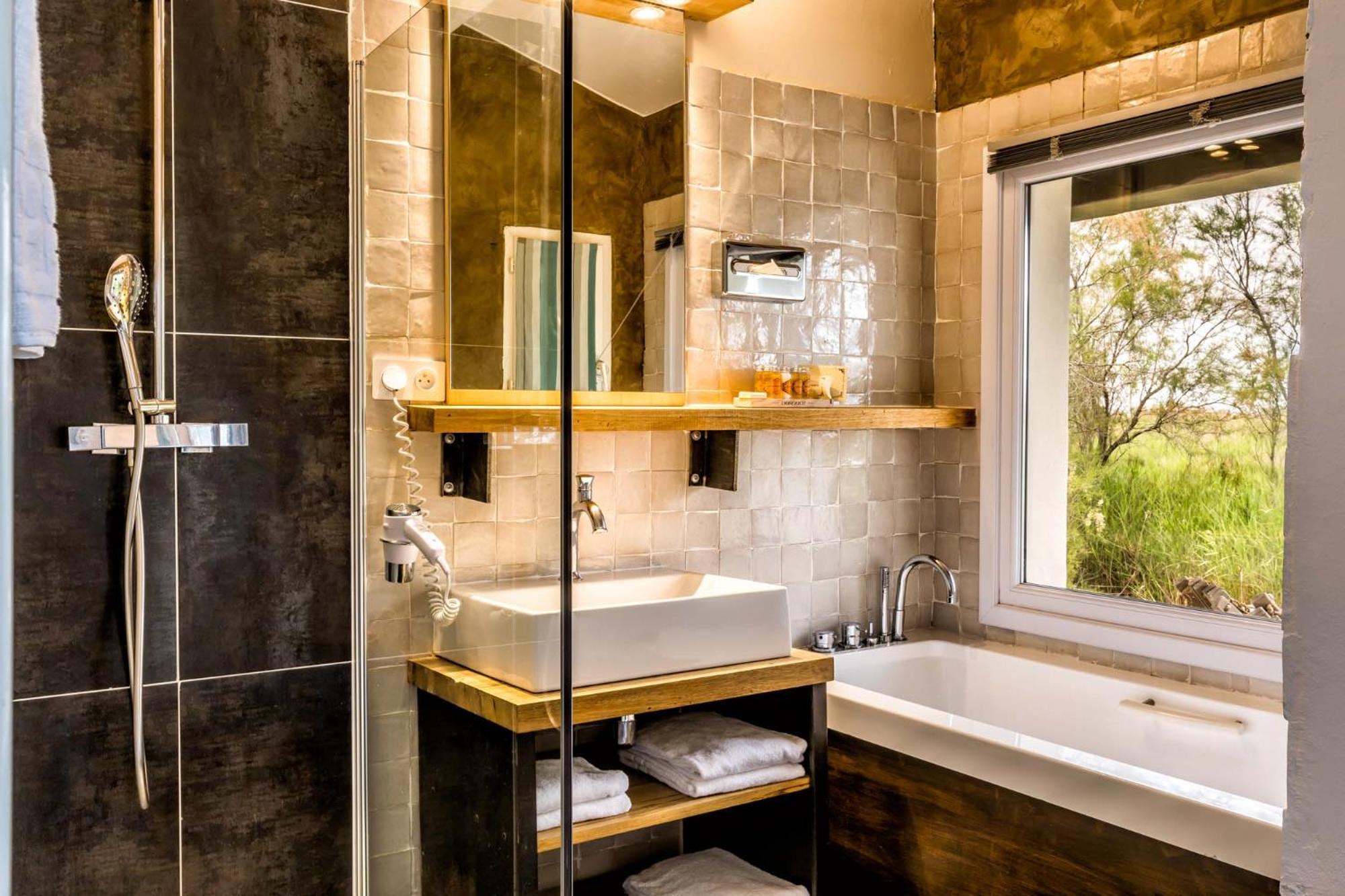 Double Room Bath Massouscles