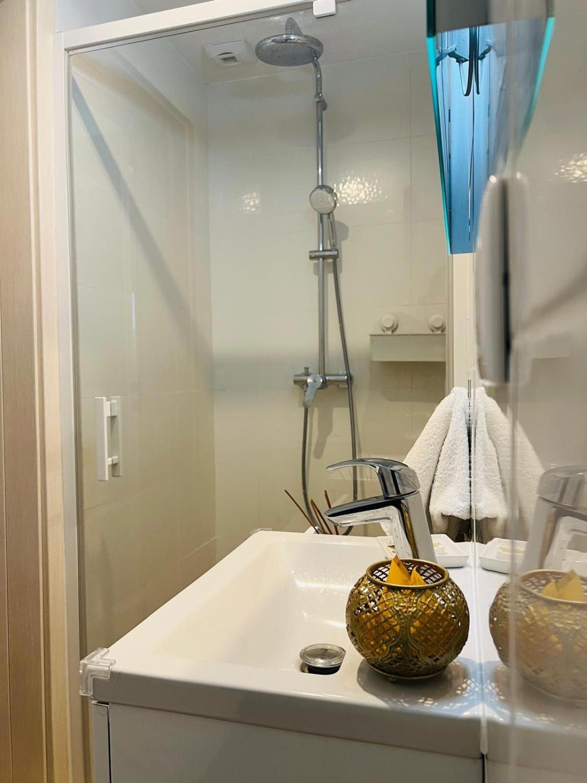 Chambre Double - Vue sur Piscine