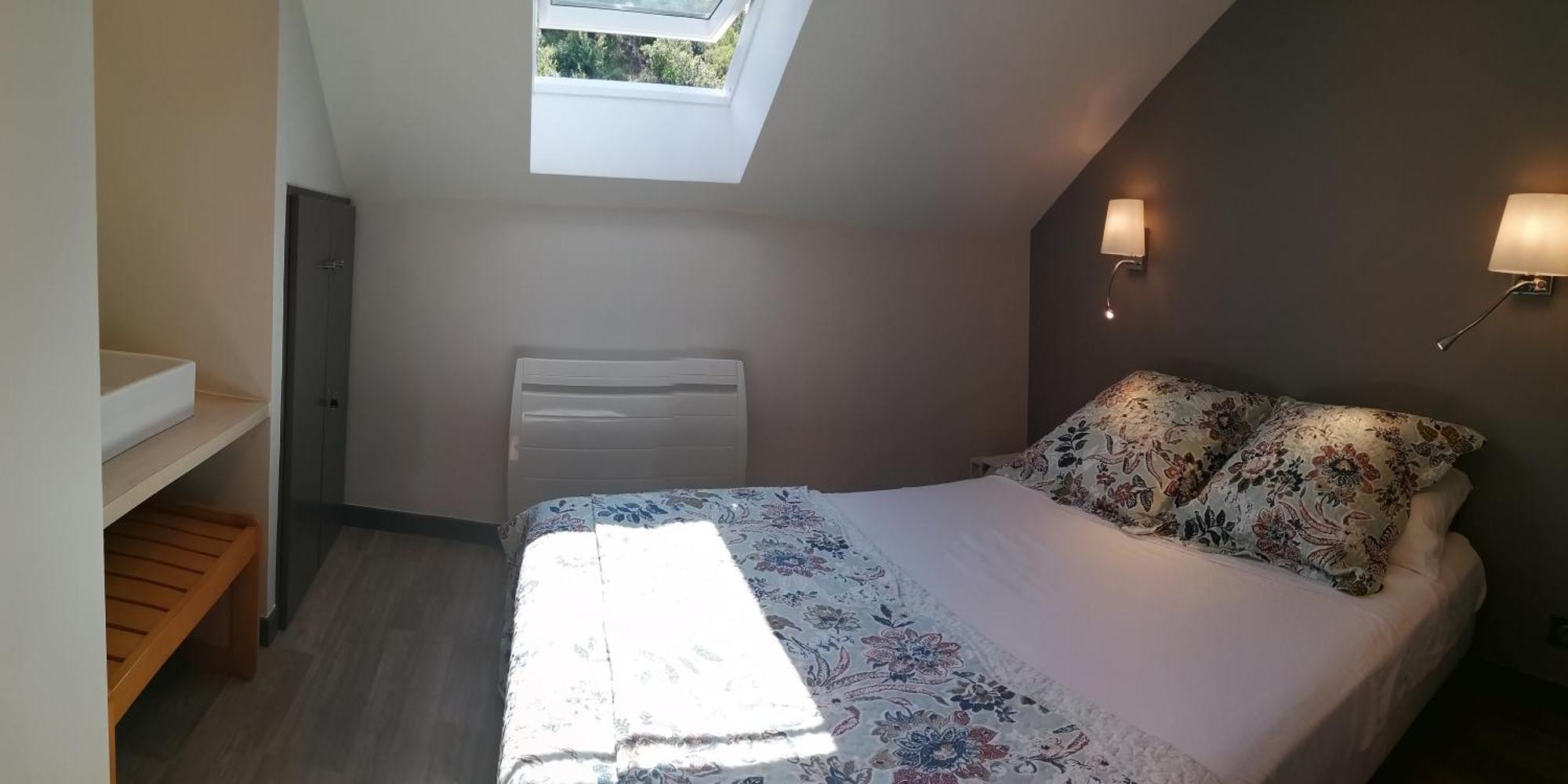 Double Room Private Bathroom
