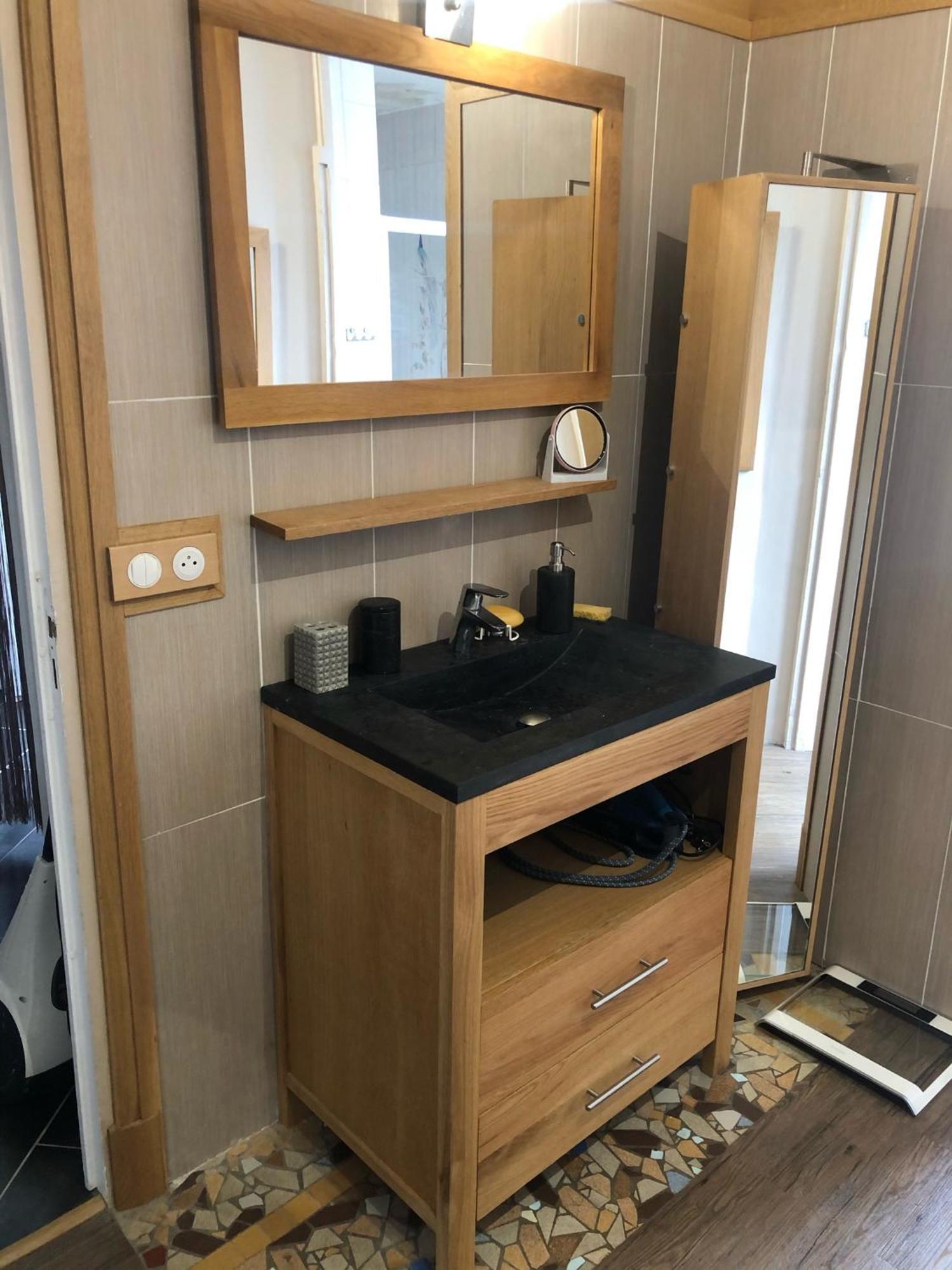 Family Room Private Bathroom