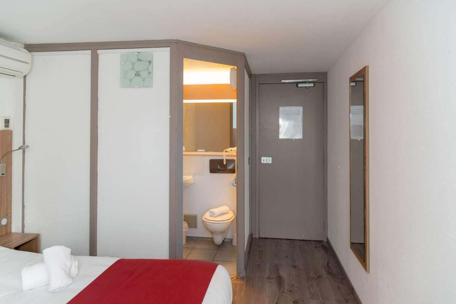 Twin Room,1600217944:JPEG