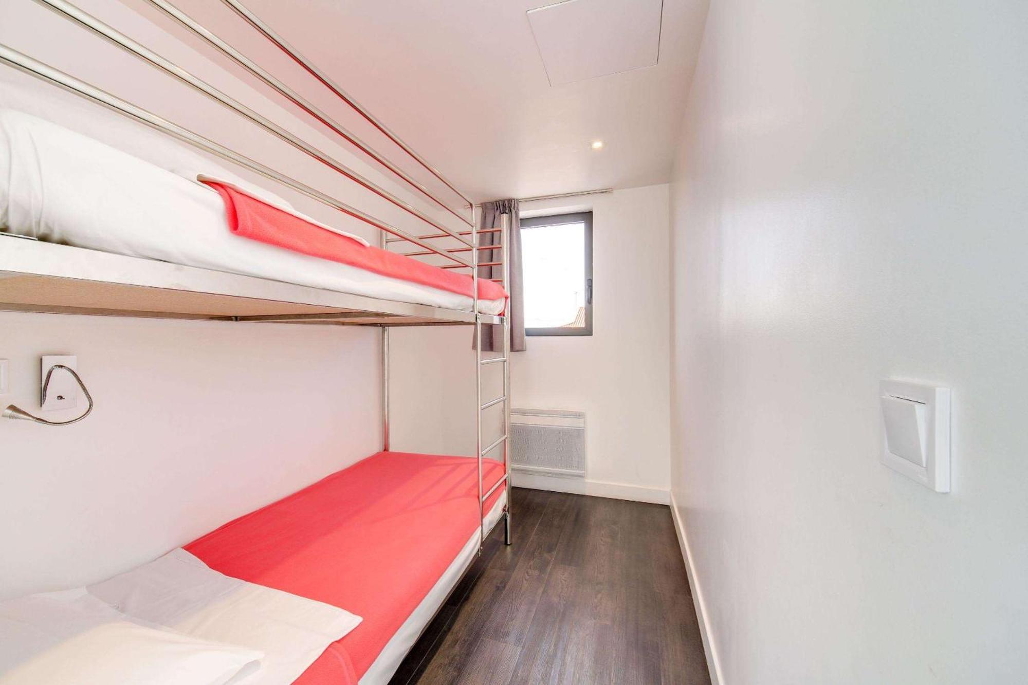 Family Room,1596021137:JPEG