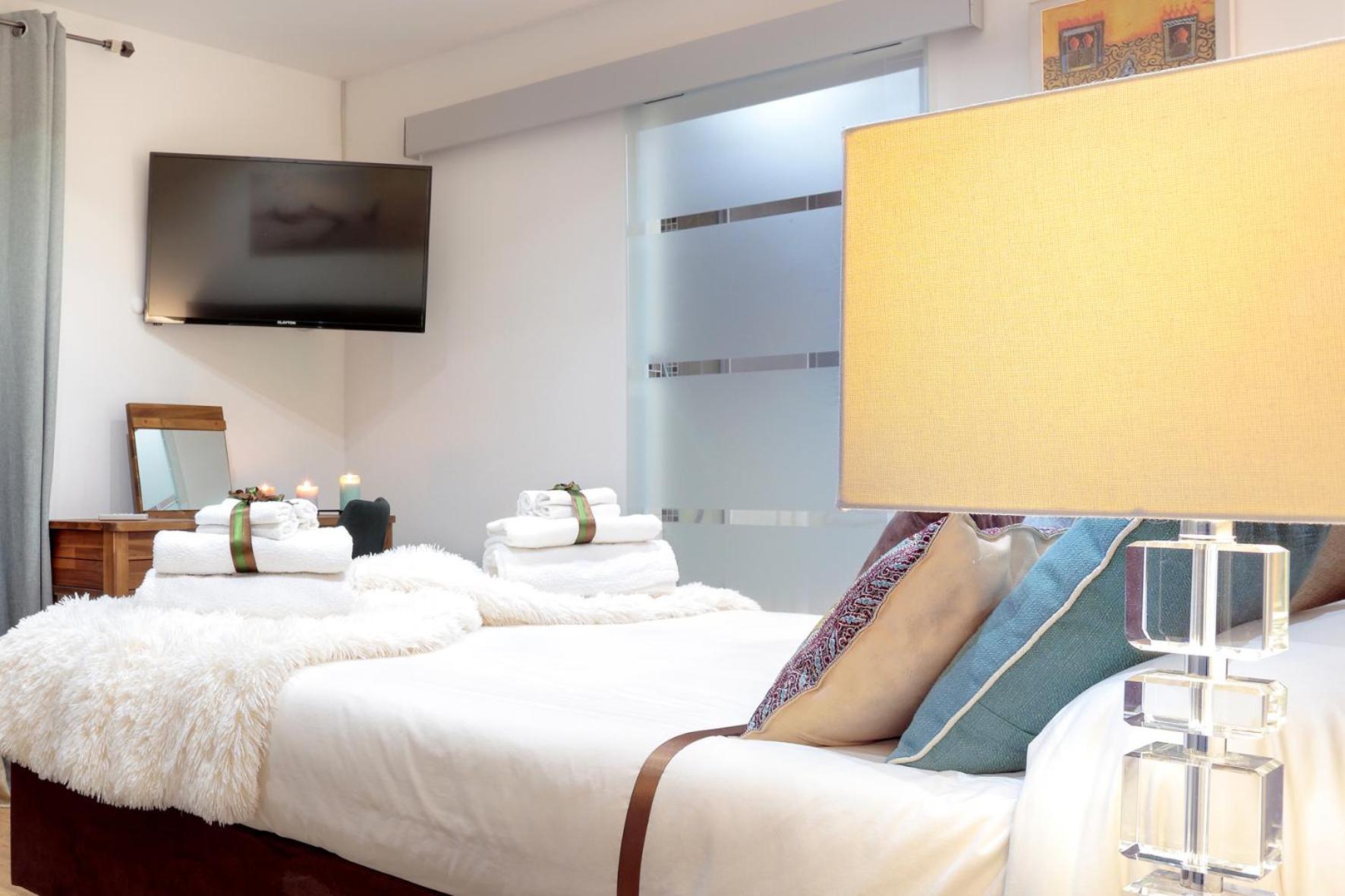 Deluxe King Room