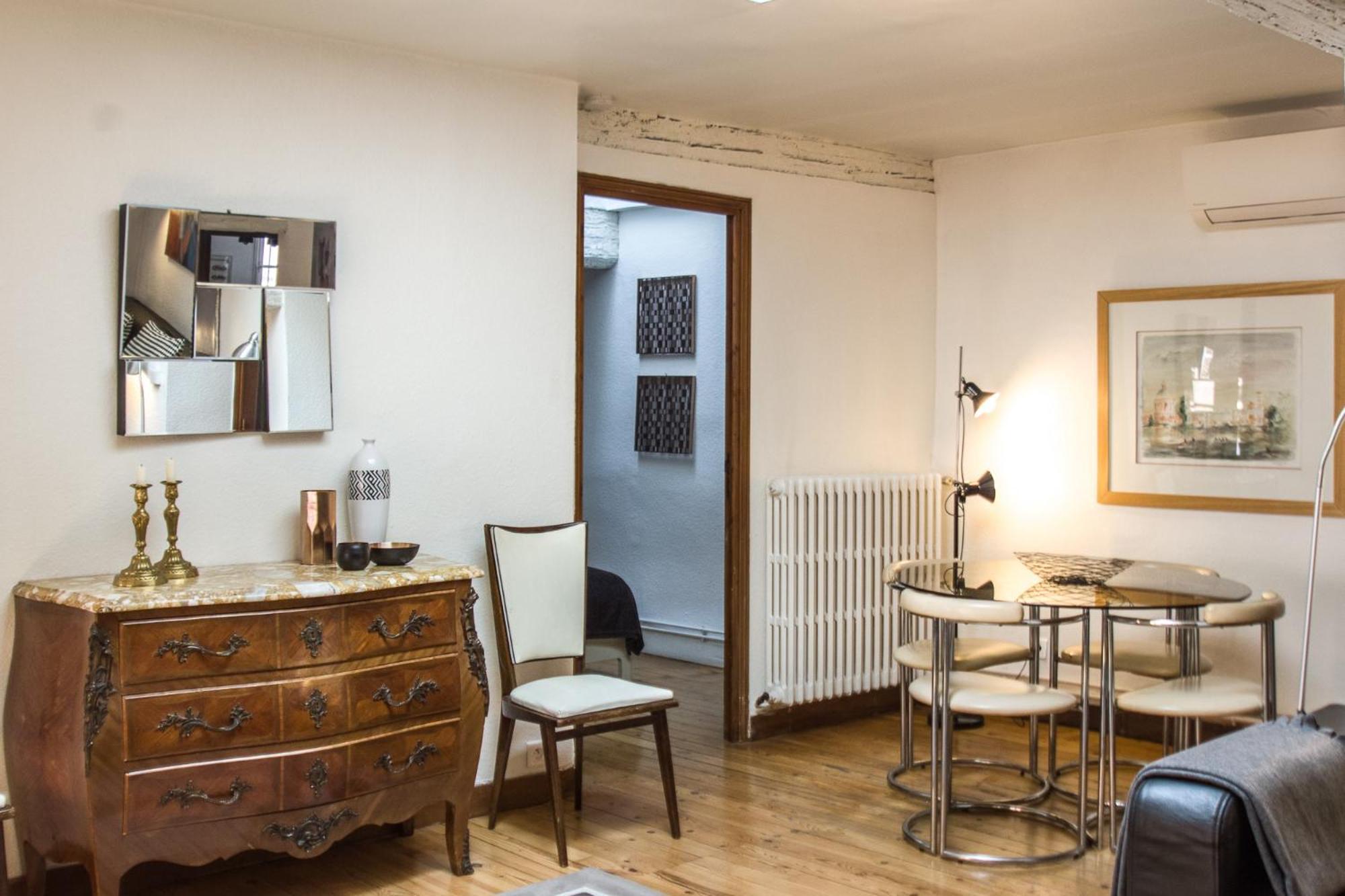 Deluxe Apartment