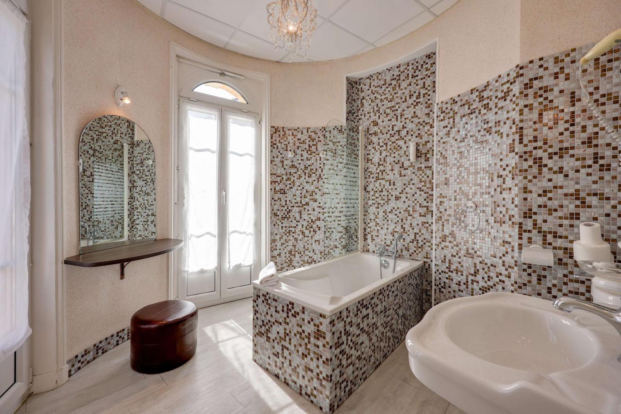 Standard Double or Twin Room Balcony
