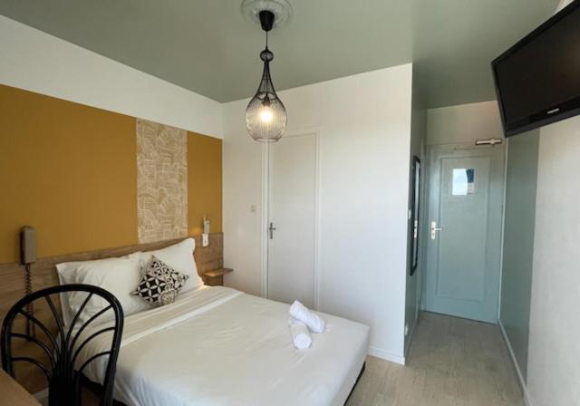 Single Room Balcony