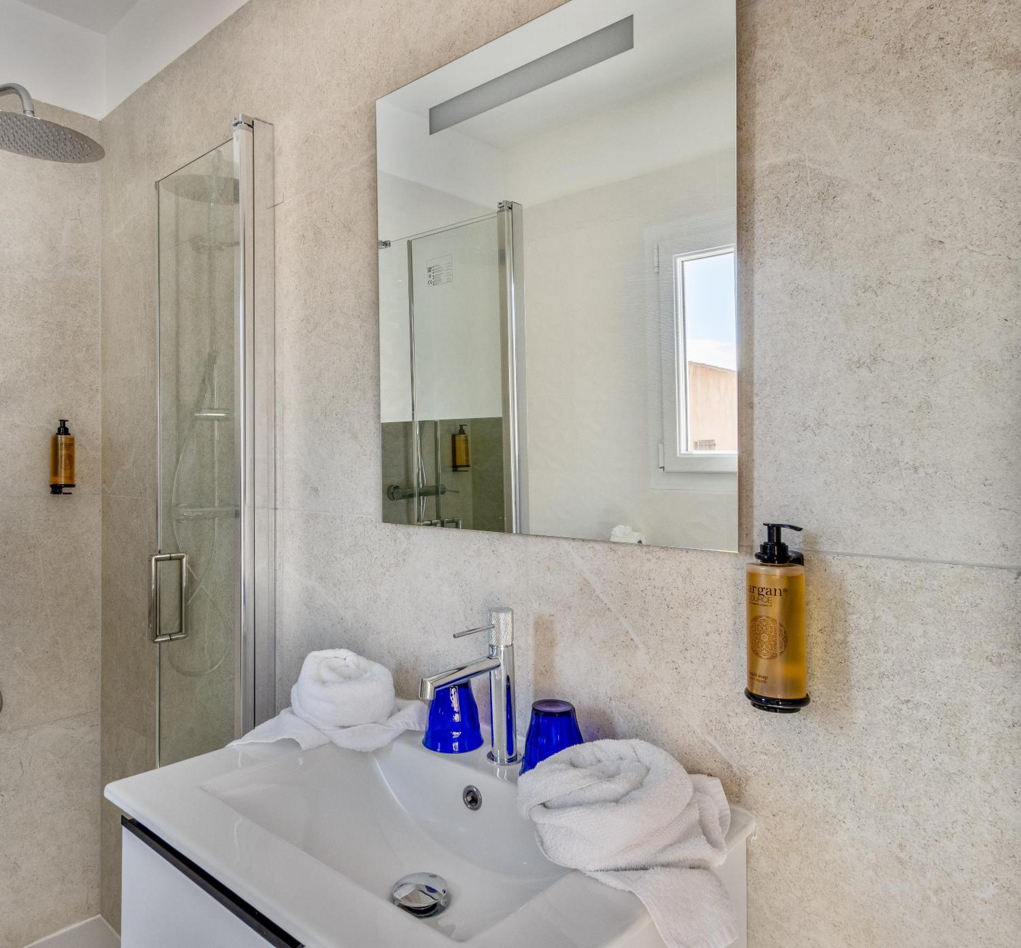 Confort Double Room with Partial Seaview (third floor - no balcony),1663734342:JPEG