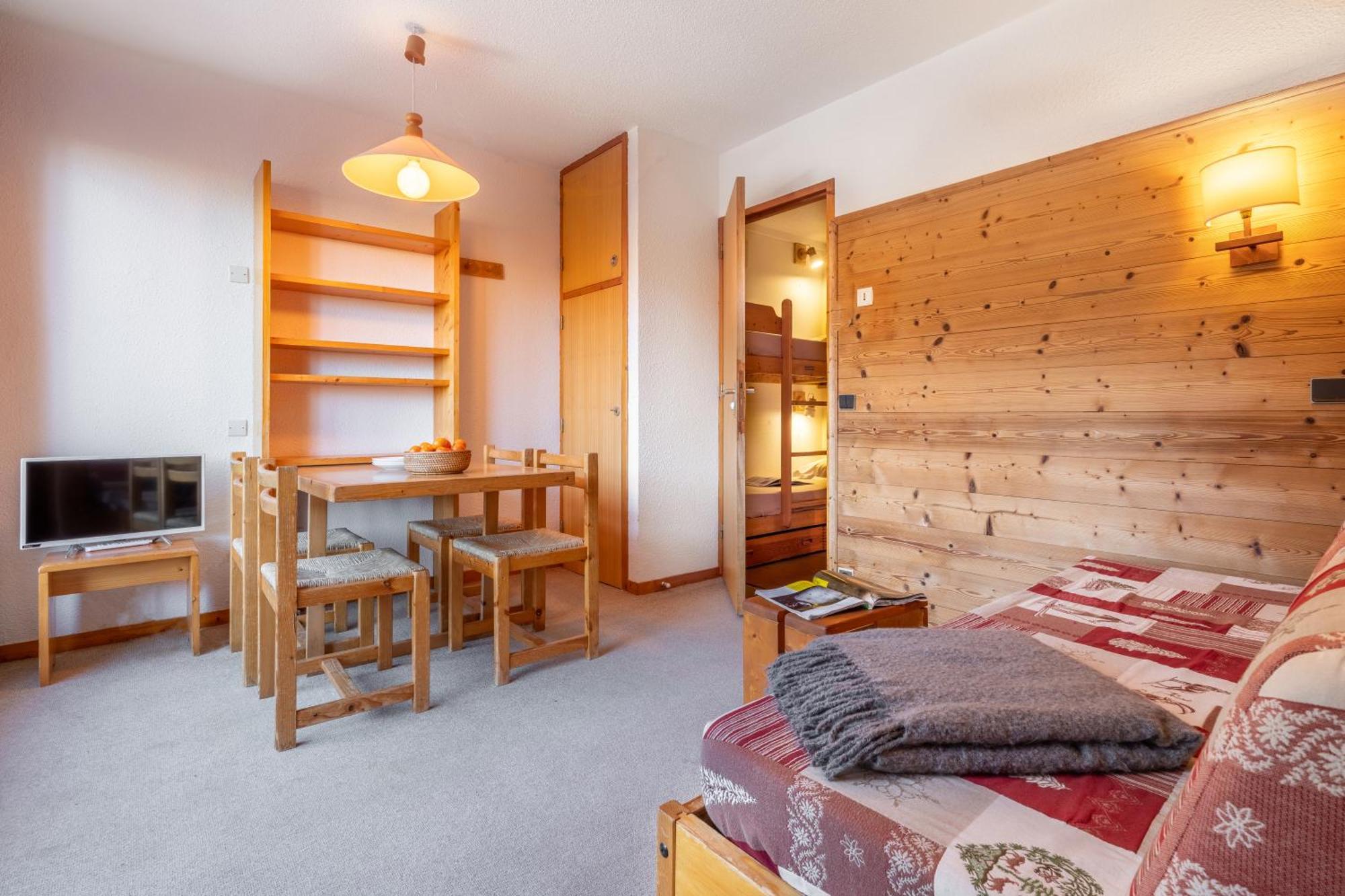 One-Bedroom Apartment Sleeping Alcove