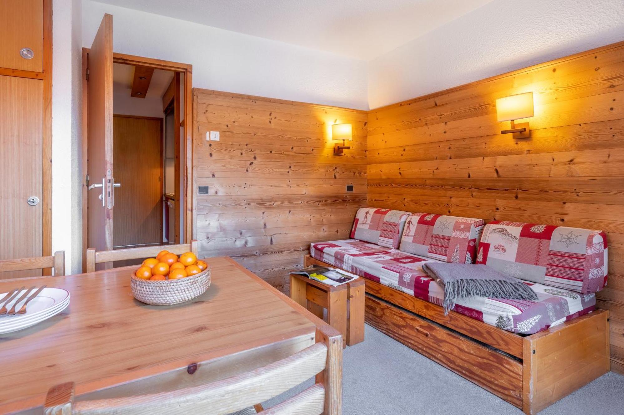 One-Bedroom Apartment Sleeping Alcove