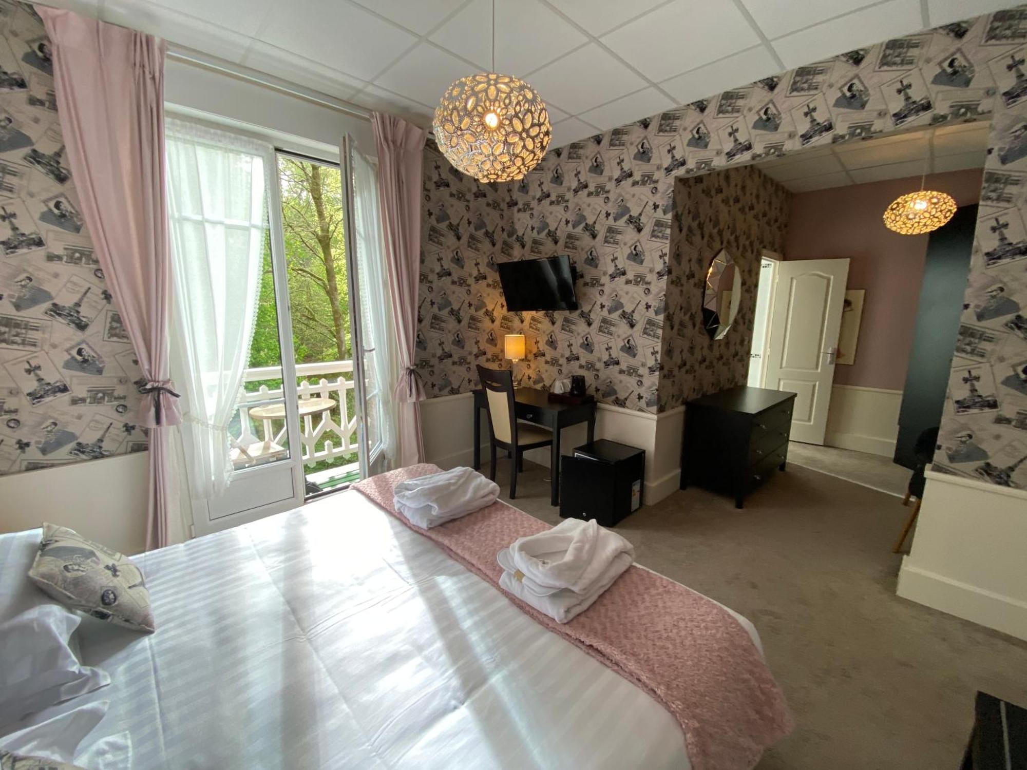 Standard Double or Twin Room Balcony