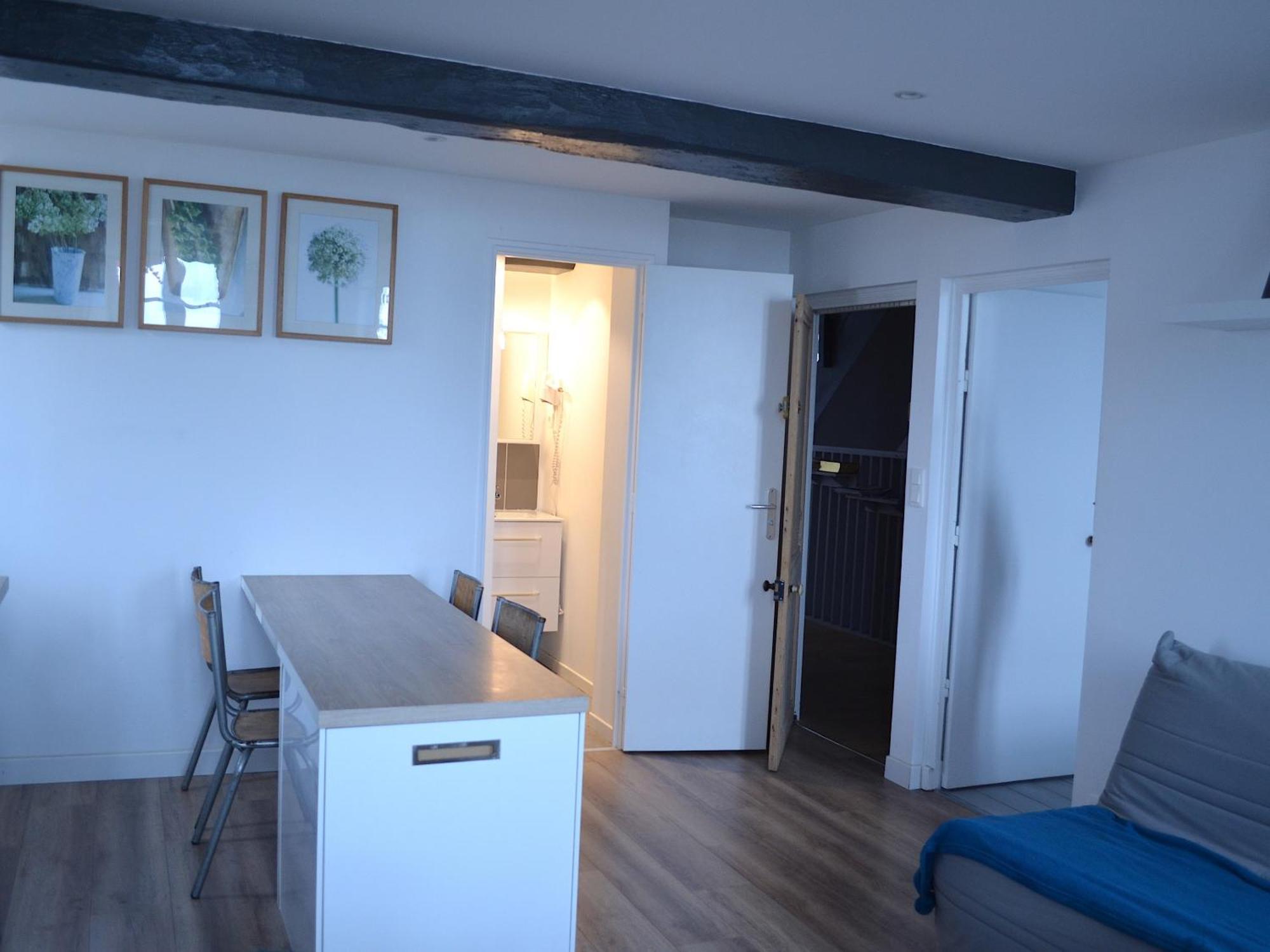 One-Bedroom Apartment with Sea View,1603736860:JPEG