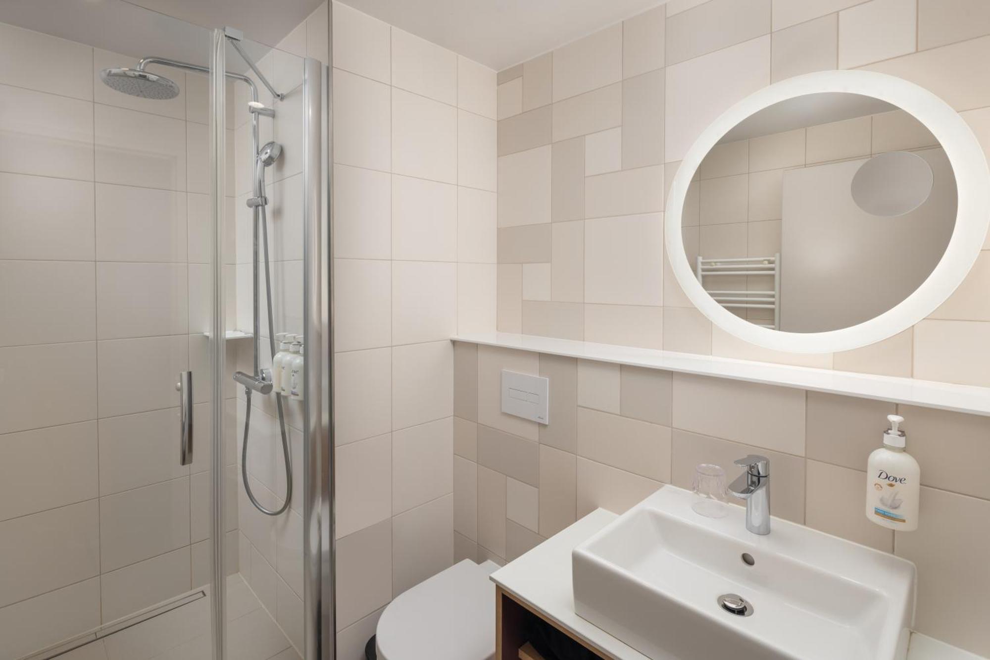 One-Bedroom King Suite