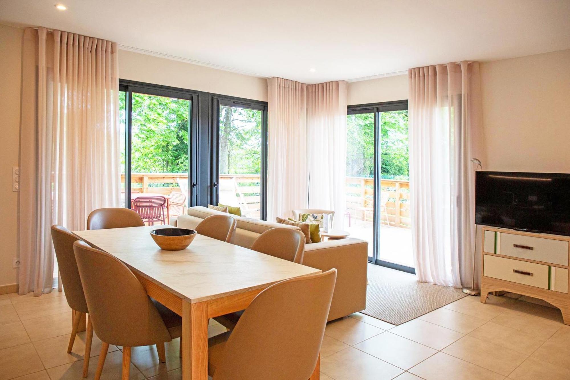 Three-Bedroom Villa Air conditioning Terrace Private Garden