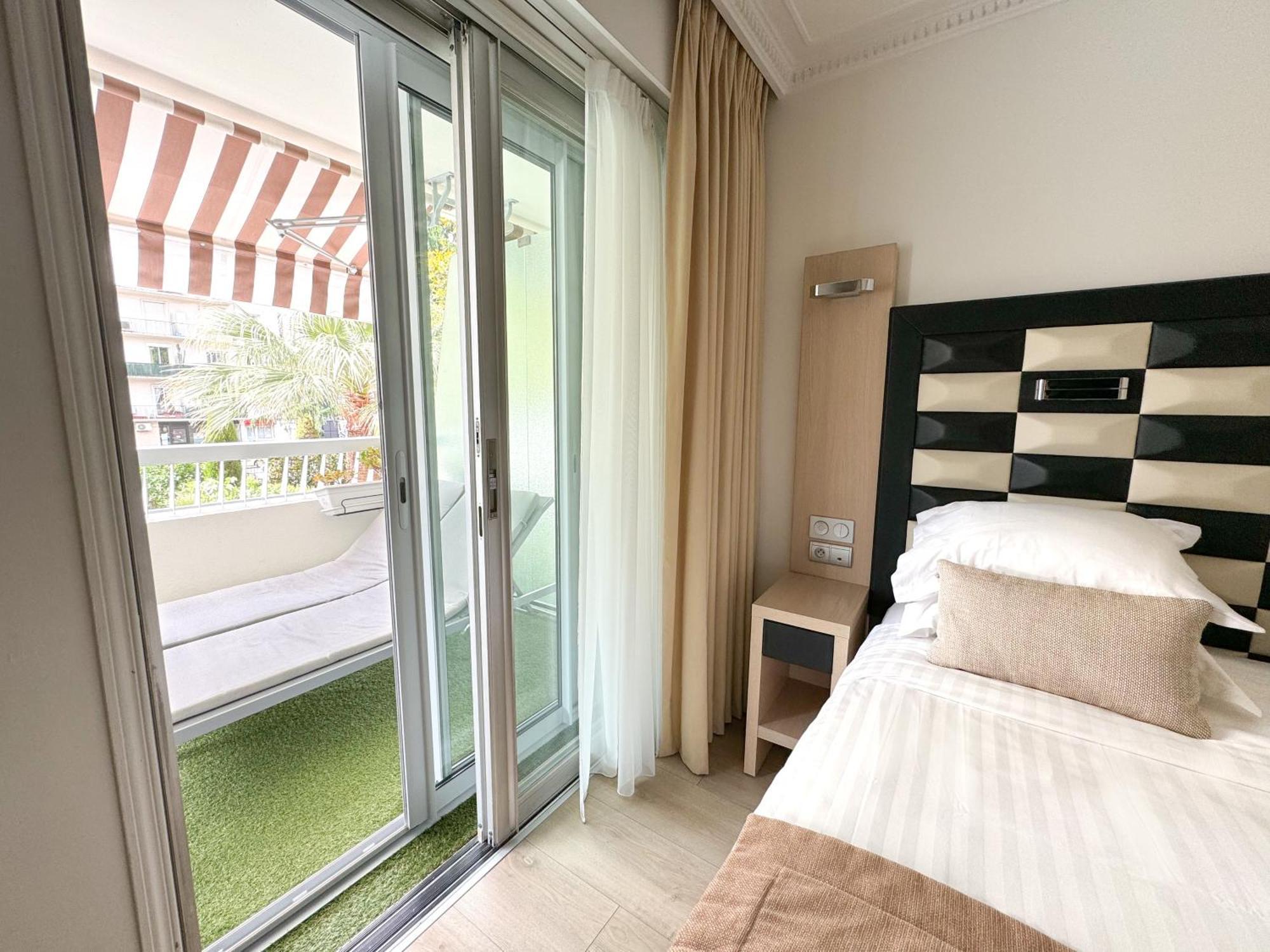 Comfort Double Room Terrace Garden View