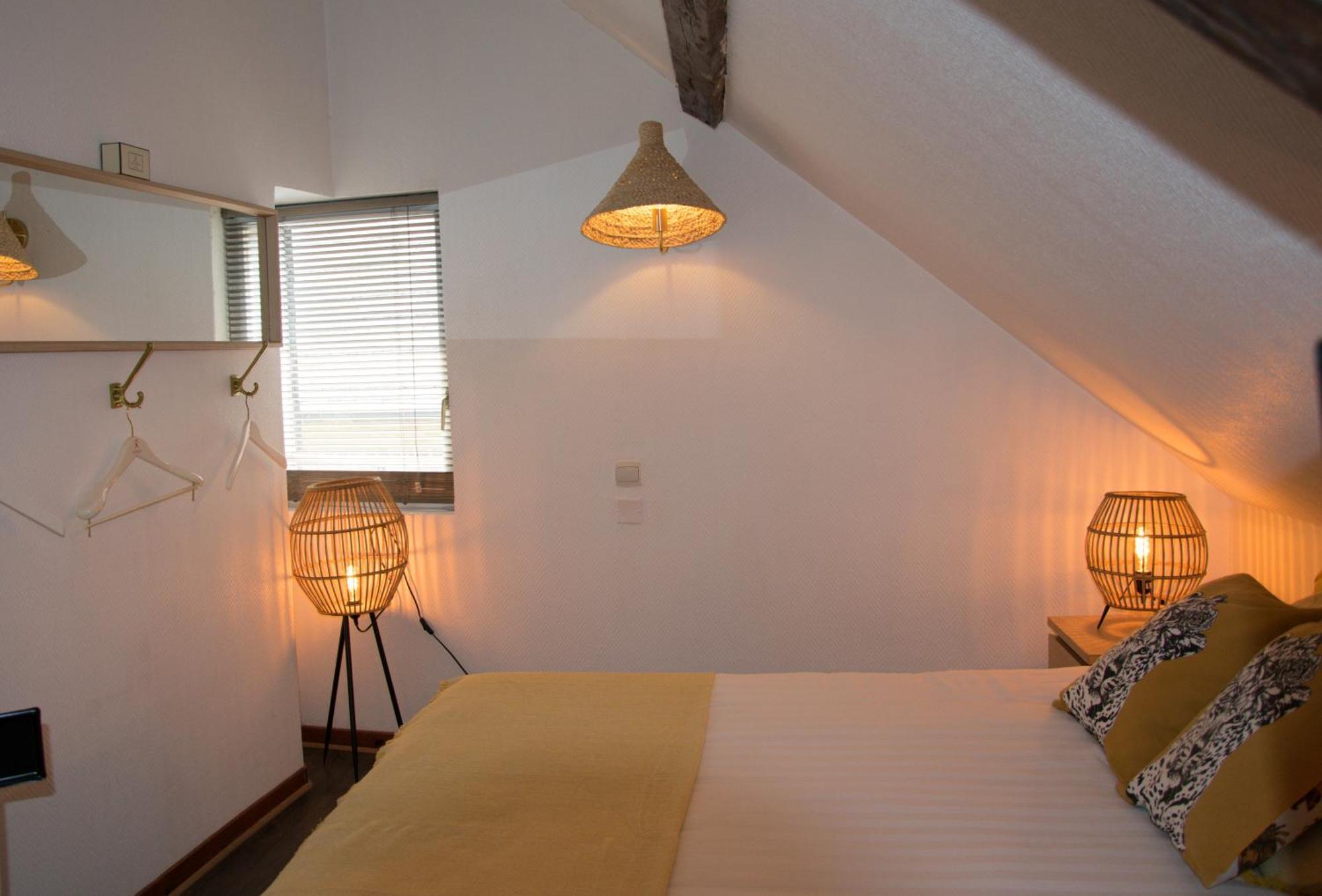 Double Room Private Bathroom
