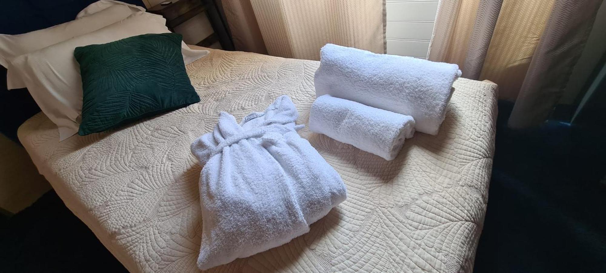 Twin Room with City View,1607667318:JPEG