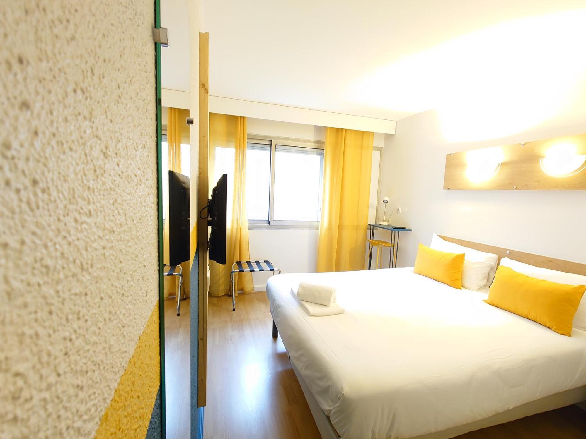 POP Room Double Bed