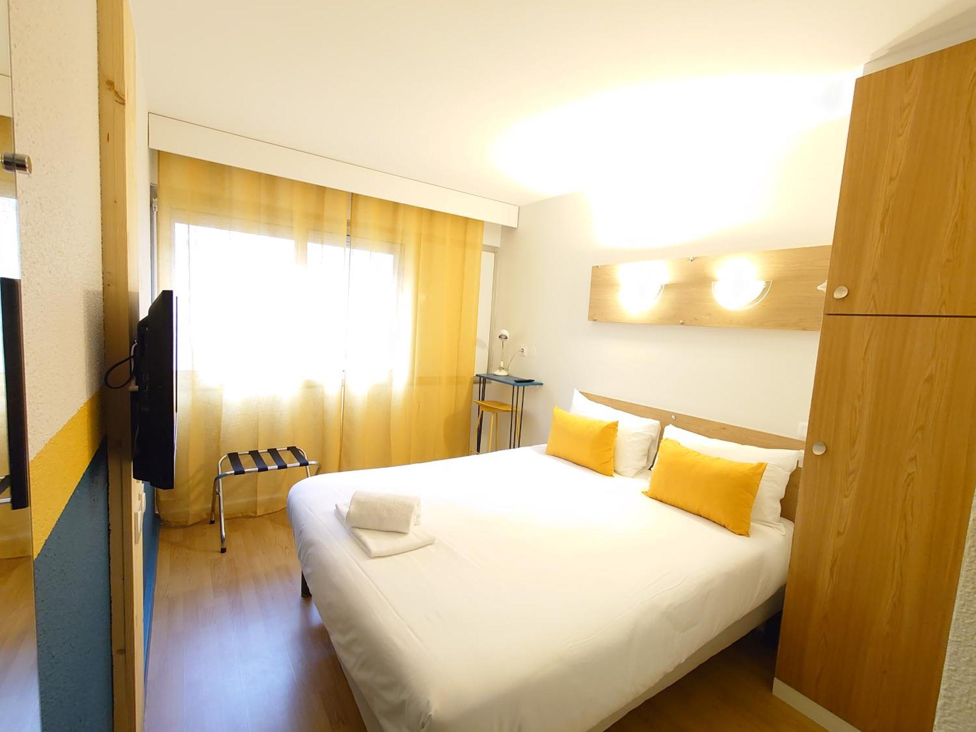 POP Room Double Bed