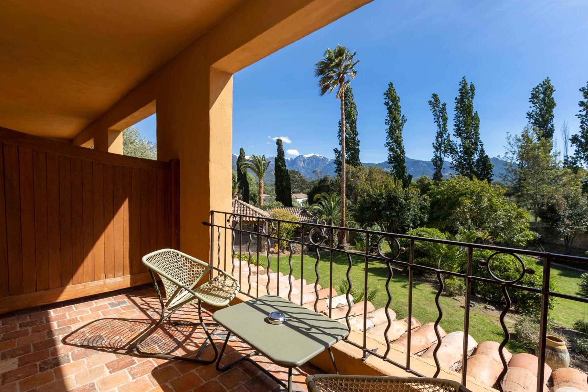 Demeure Room Garden View