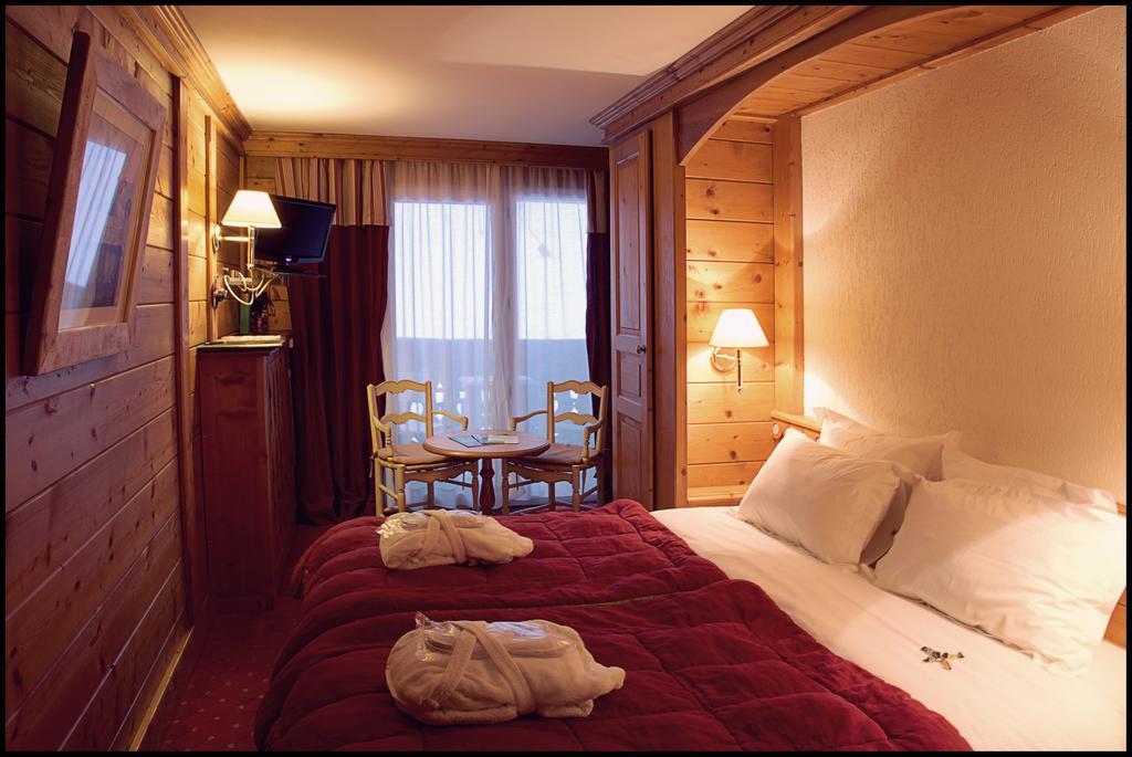 Classic Double Room (2 adults)