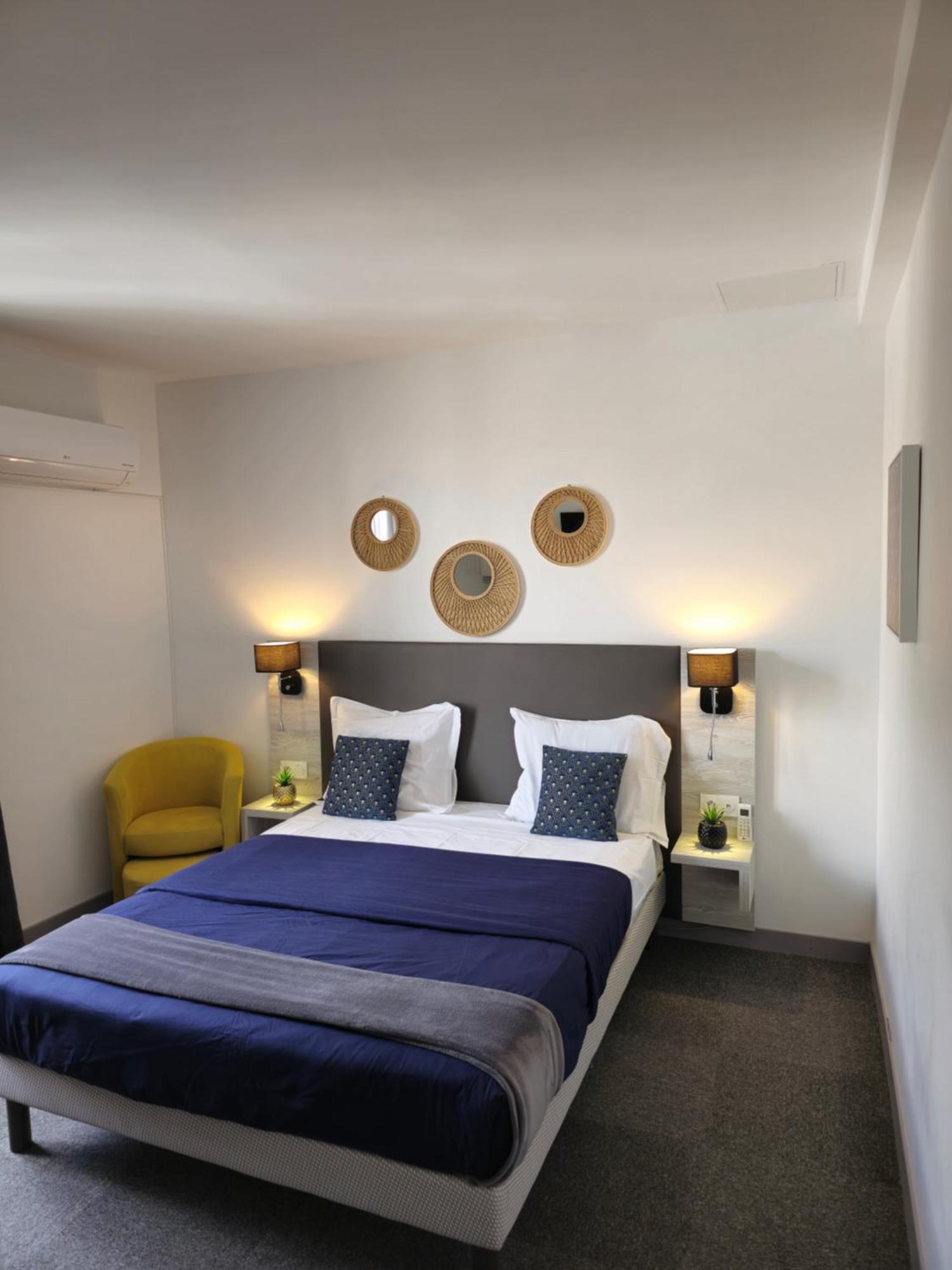 Deluxe Double Room Bath