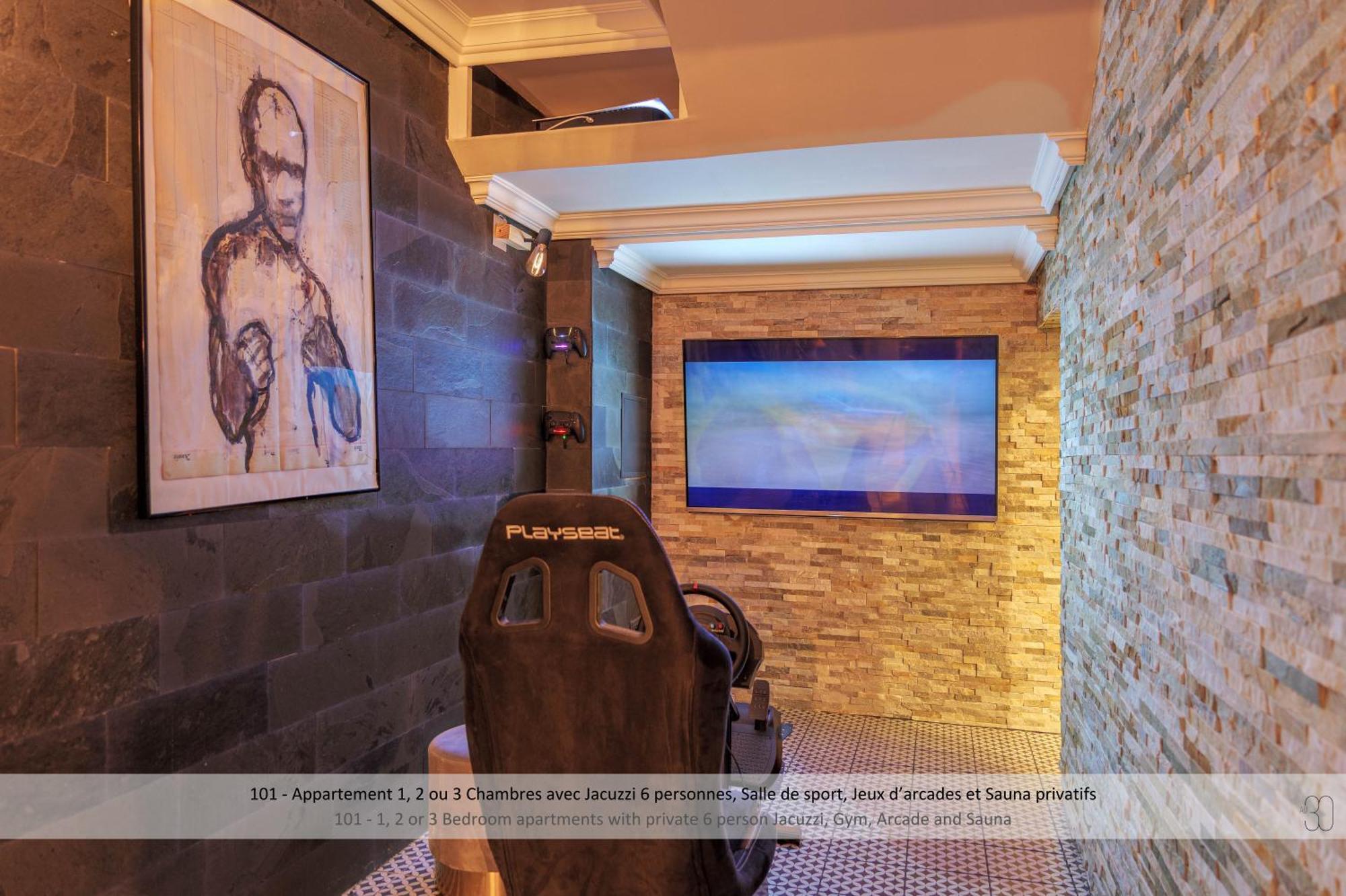One Two or Three Bedroom Apartment Hot tub Sauna Fitness Facilities