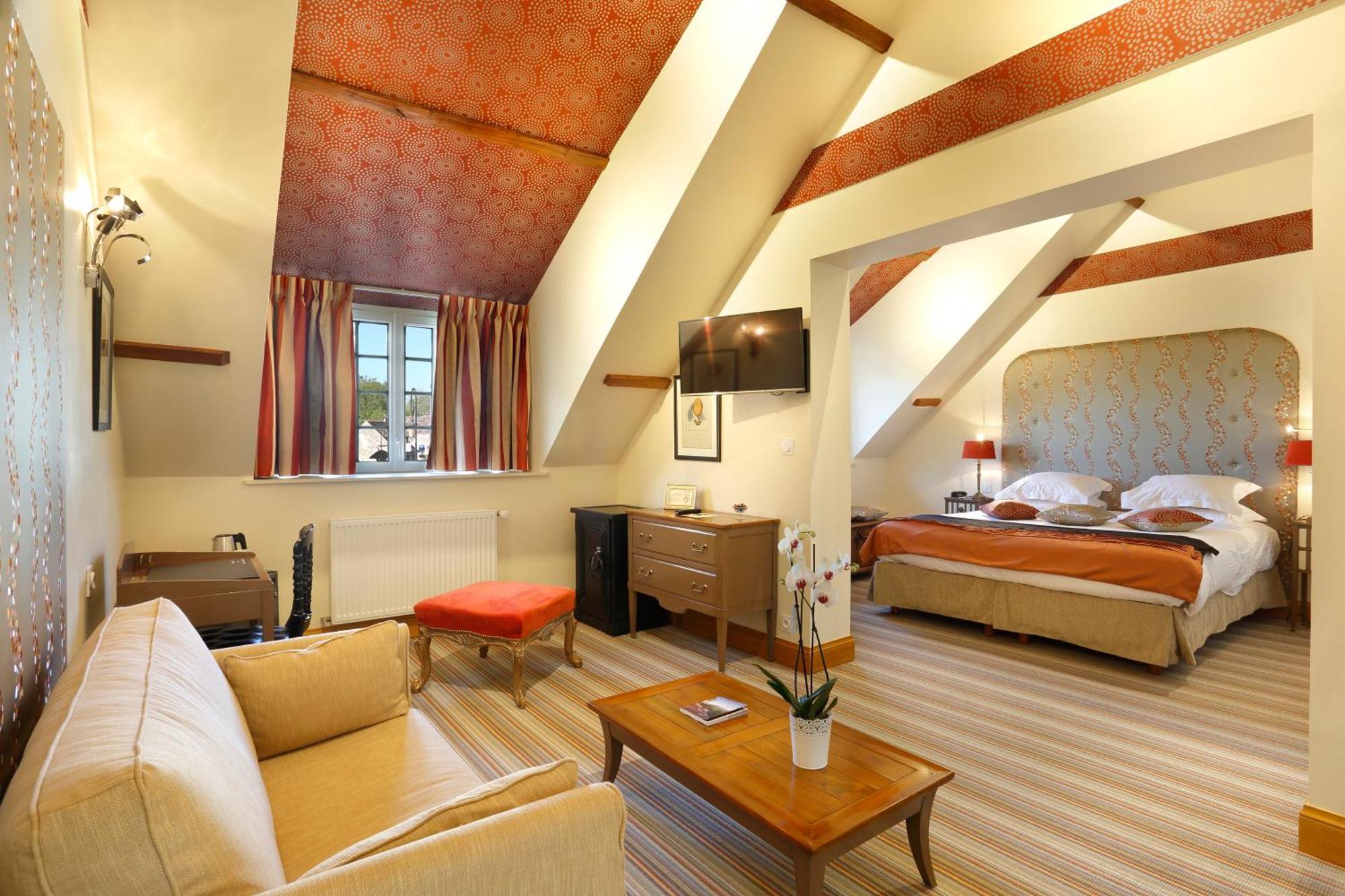 Double Room Signature