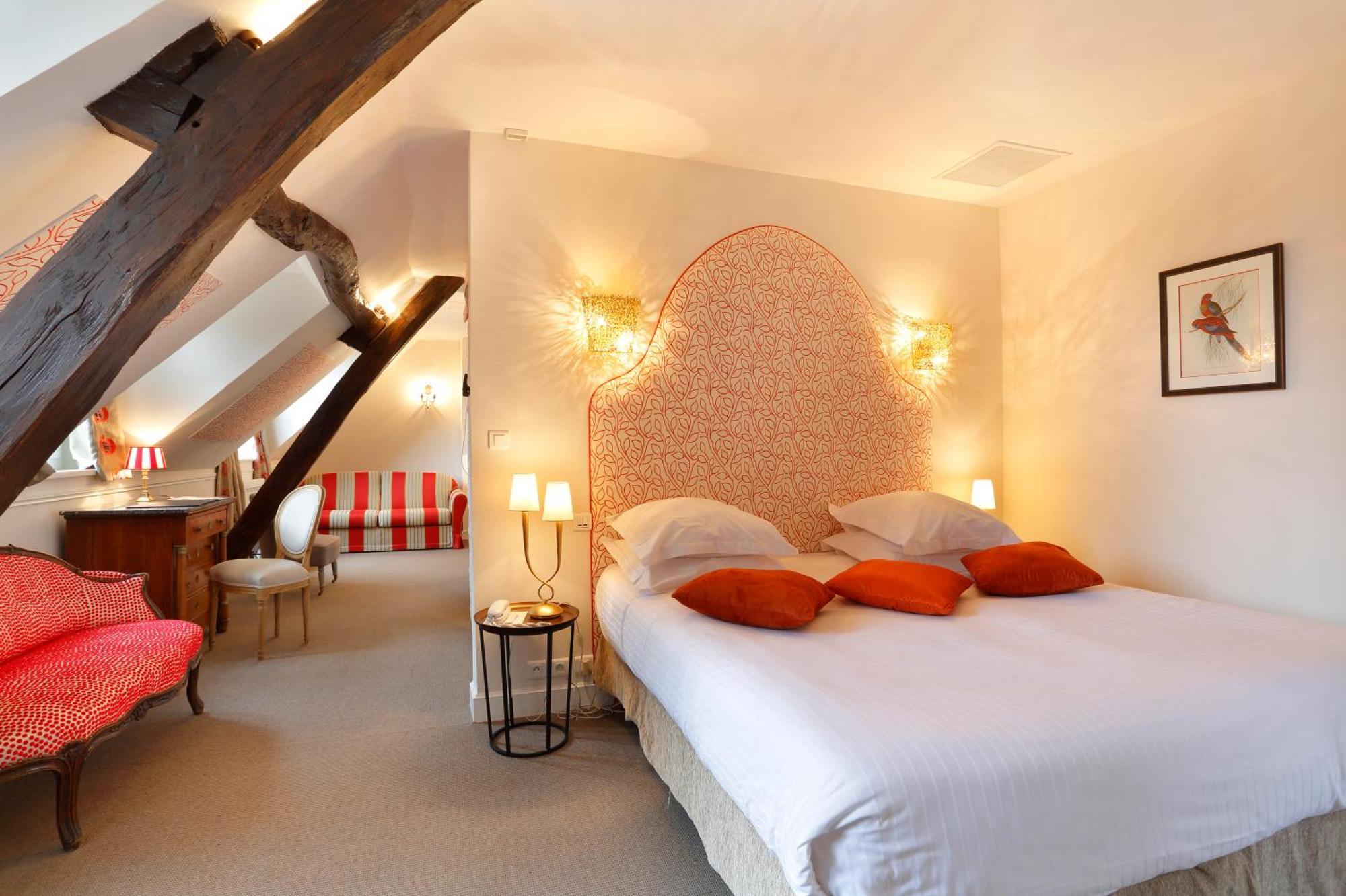 Double Room Signature