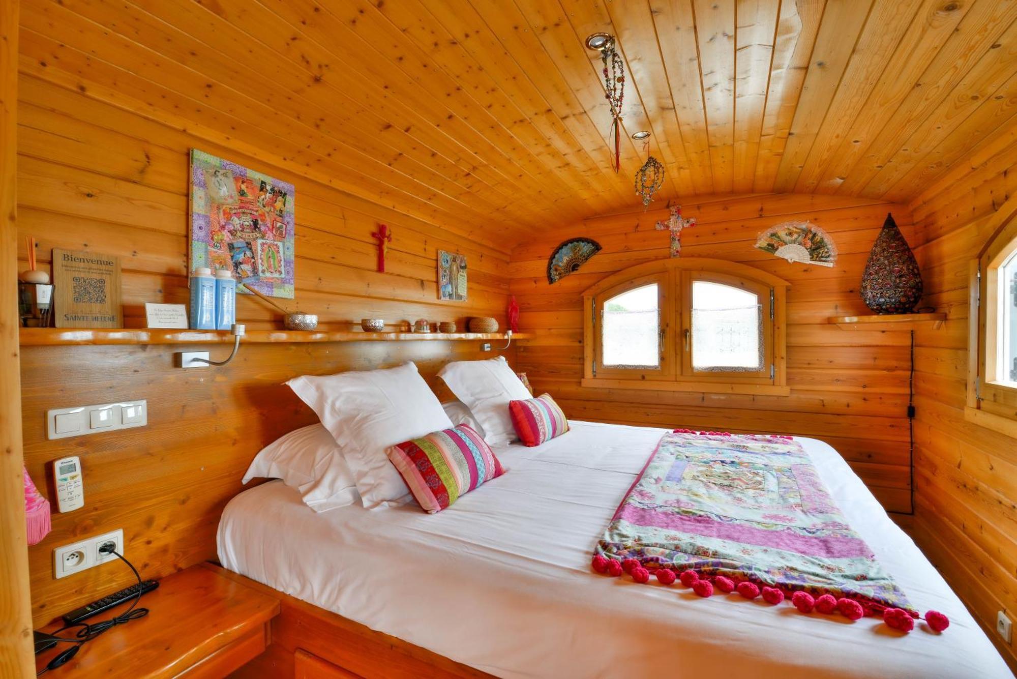 Superior Caravan lake view