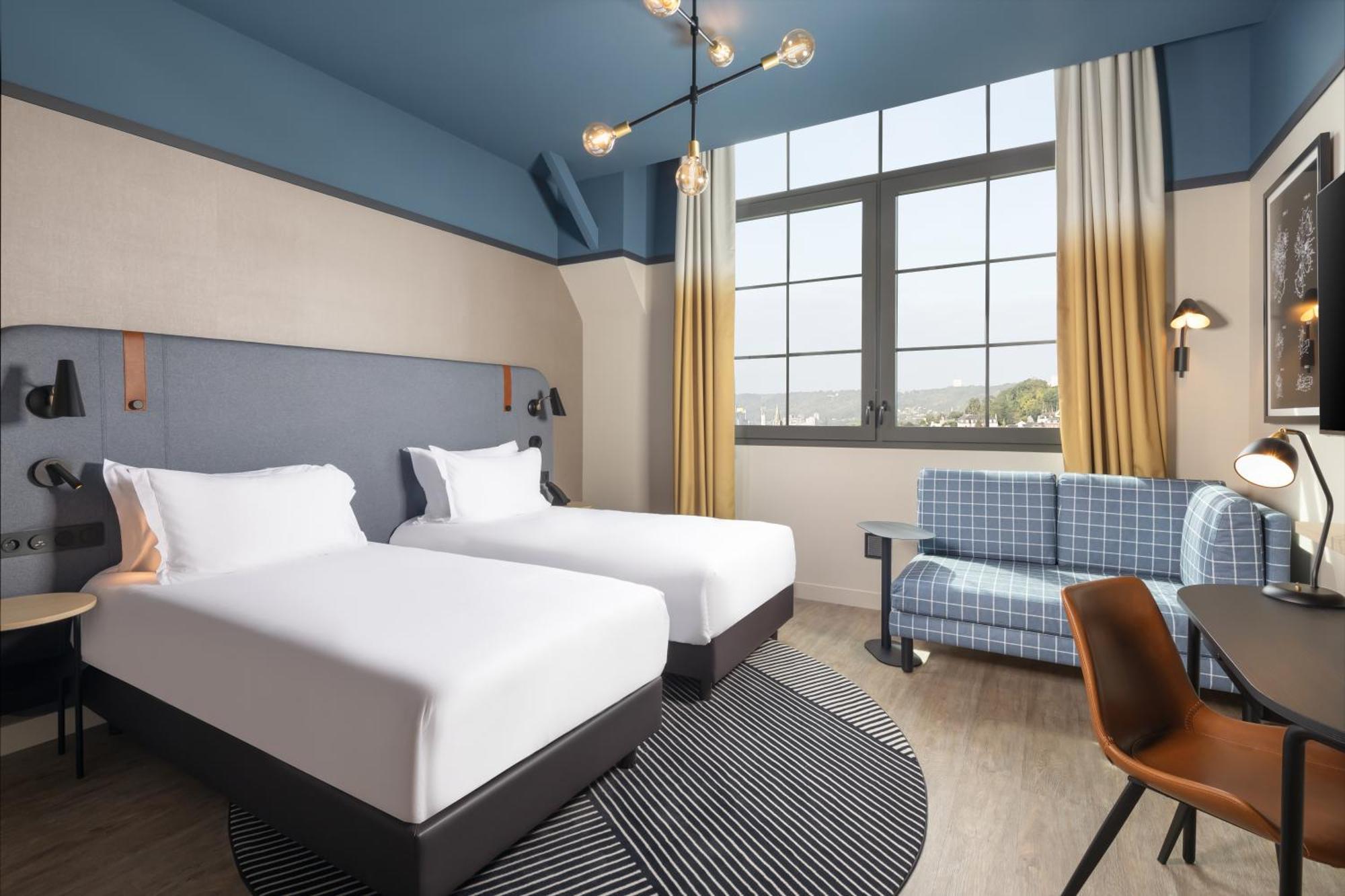 Deluxe Twin Room City View