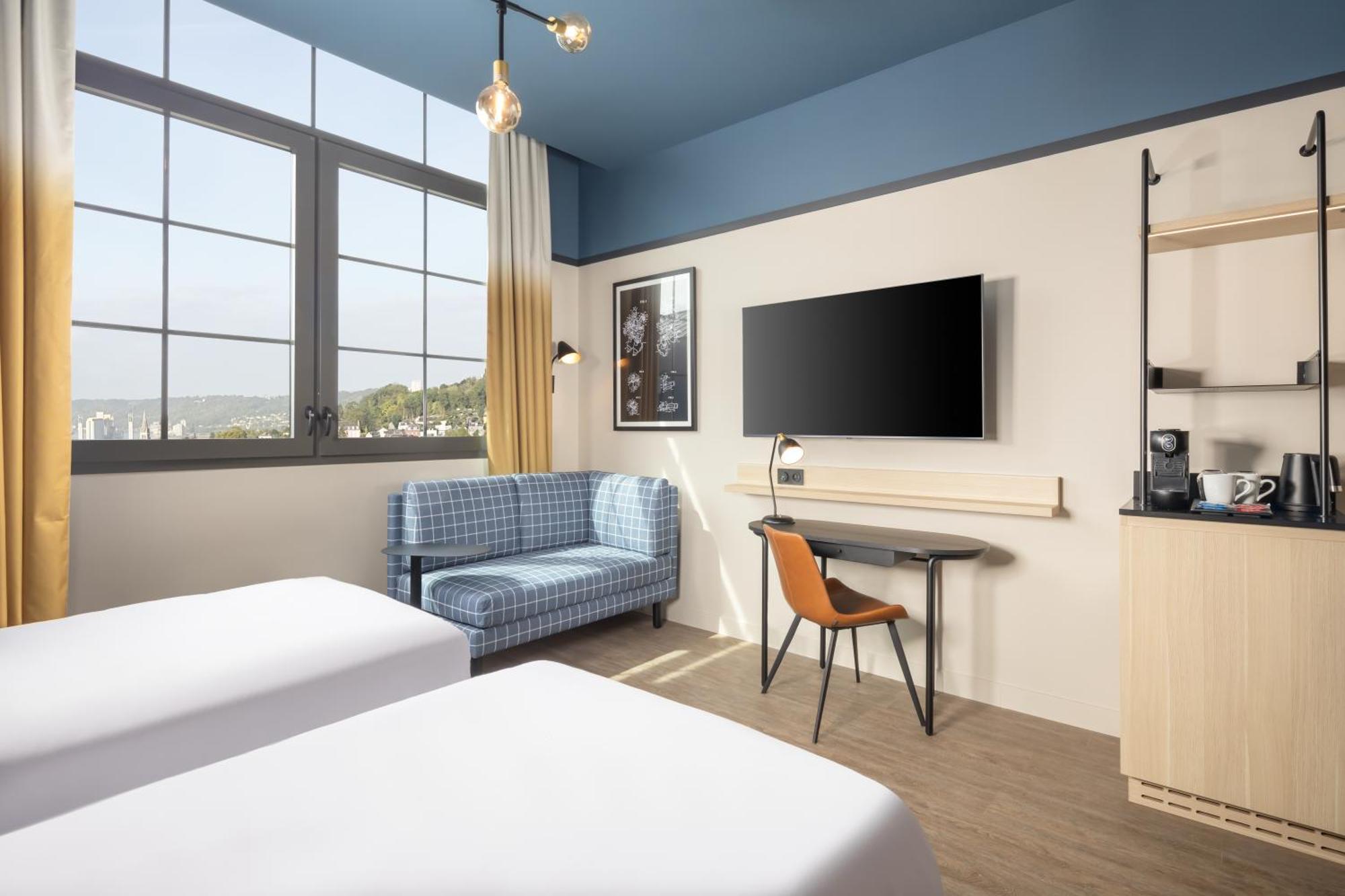Deluxe Twin Room City View