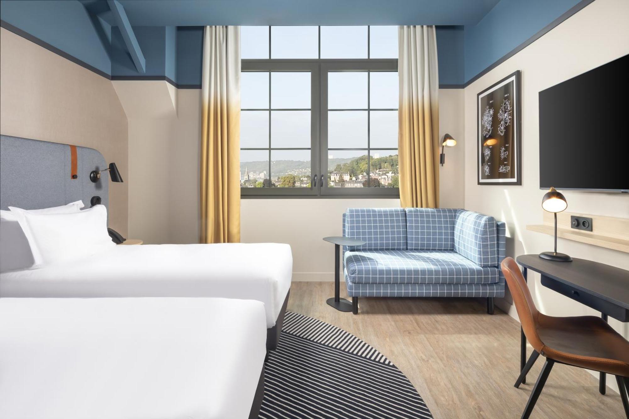 Deluxe Twin Room City View