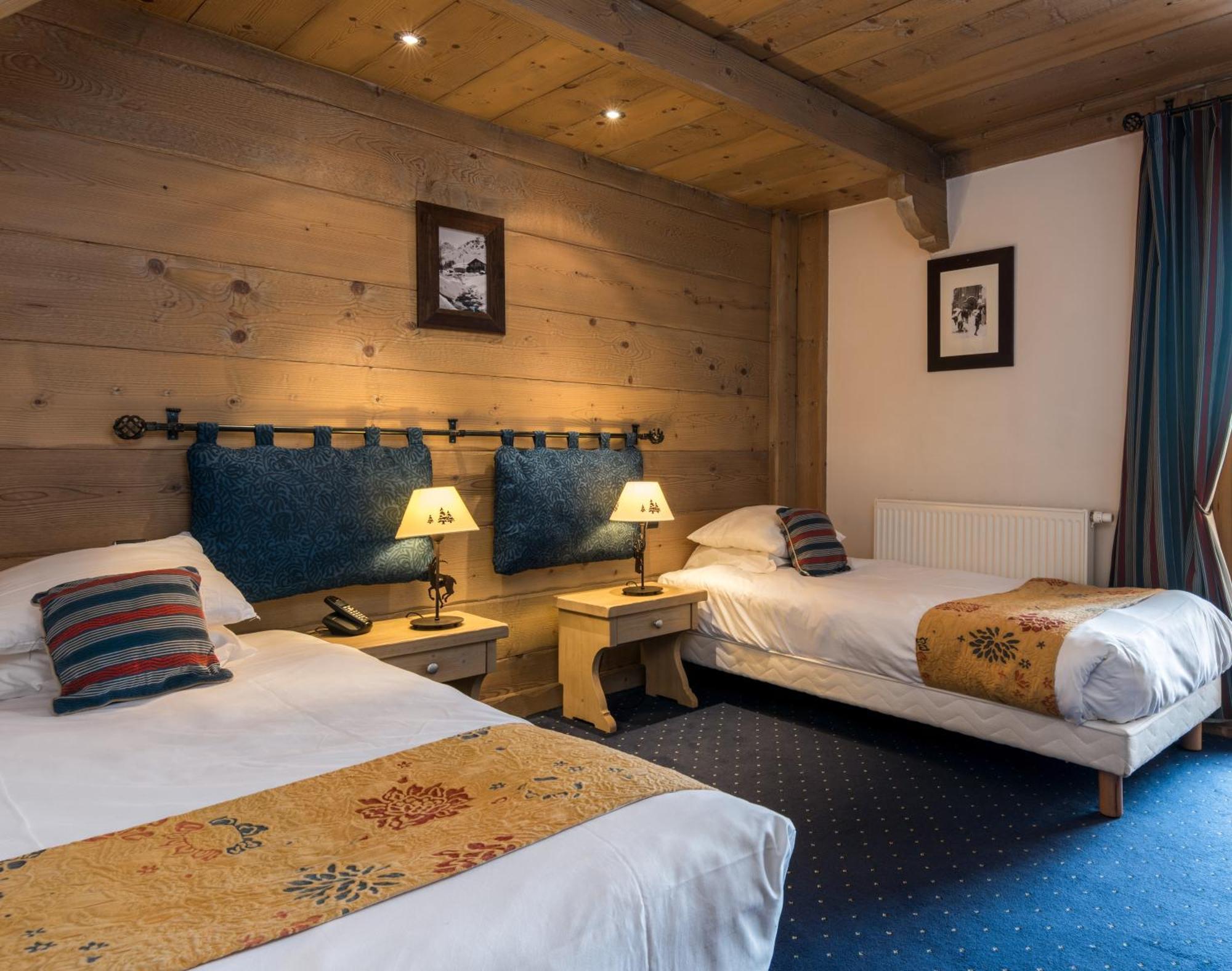 Twin Room with Bath