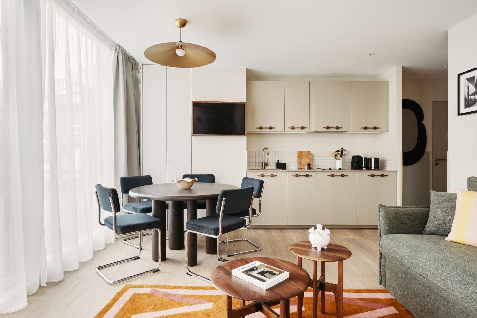 One-Bedroom Deluxe Apartment