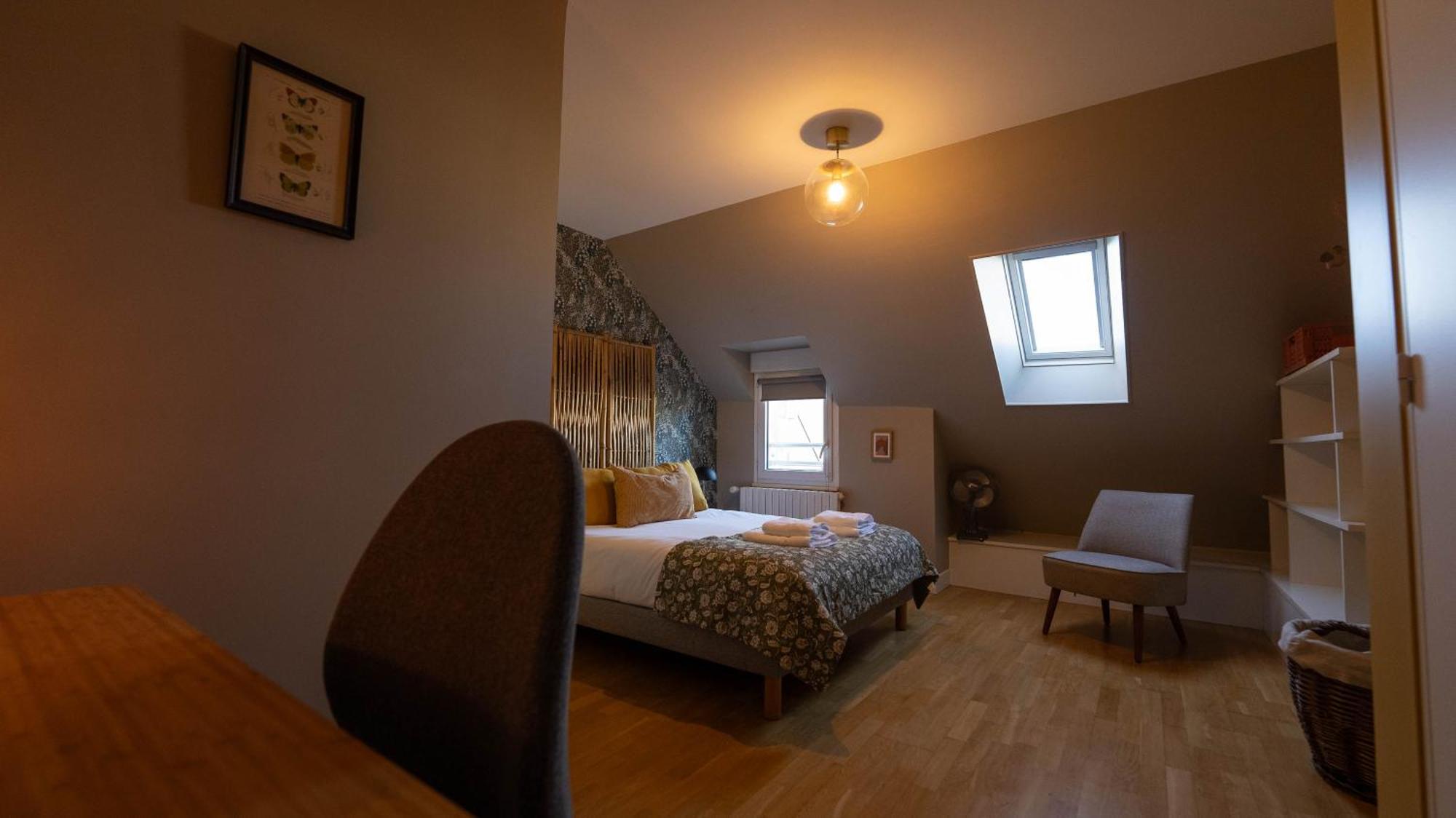 Standard Queen Room