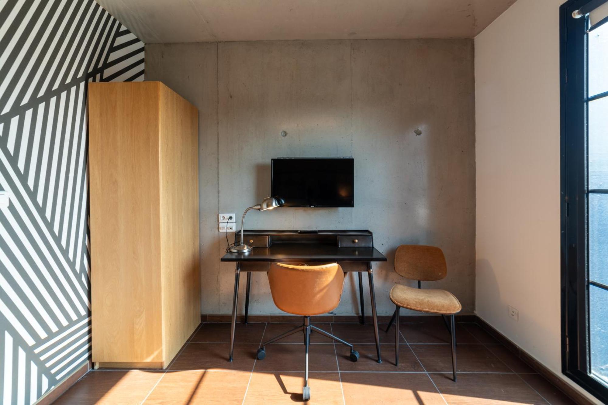 Studio Deluxe