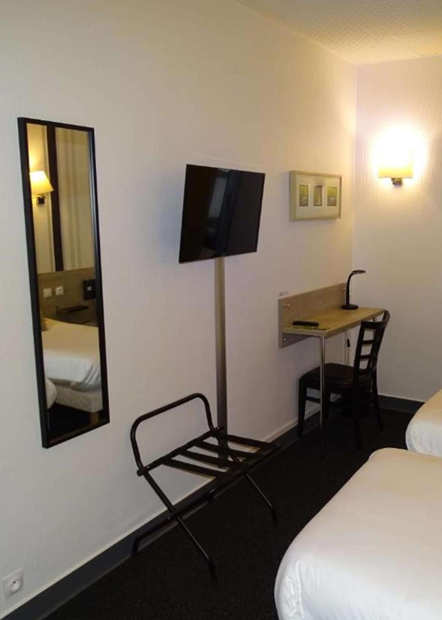 Connecting Family Room with One Double and Two Single Beds - Non-Smoking