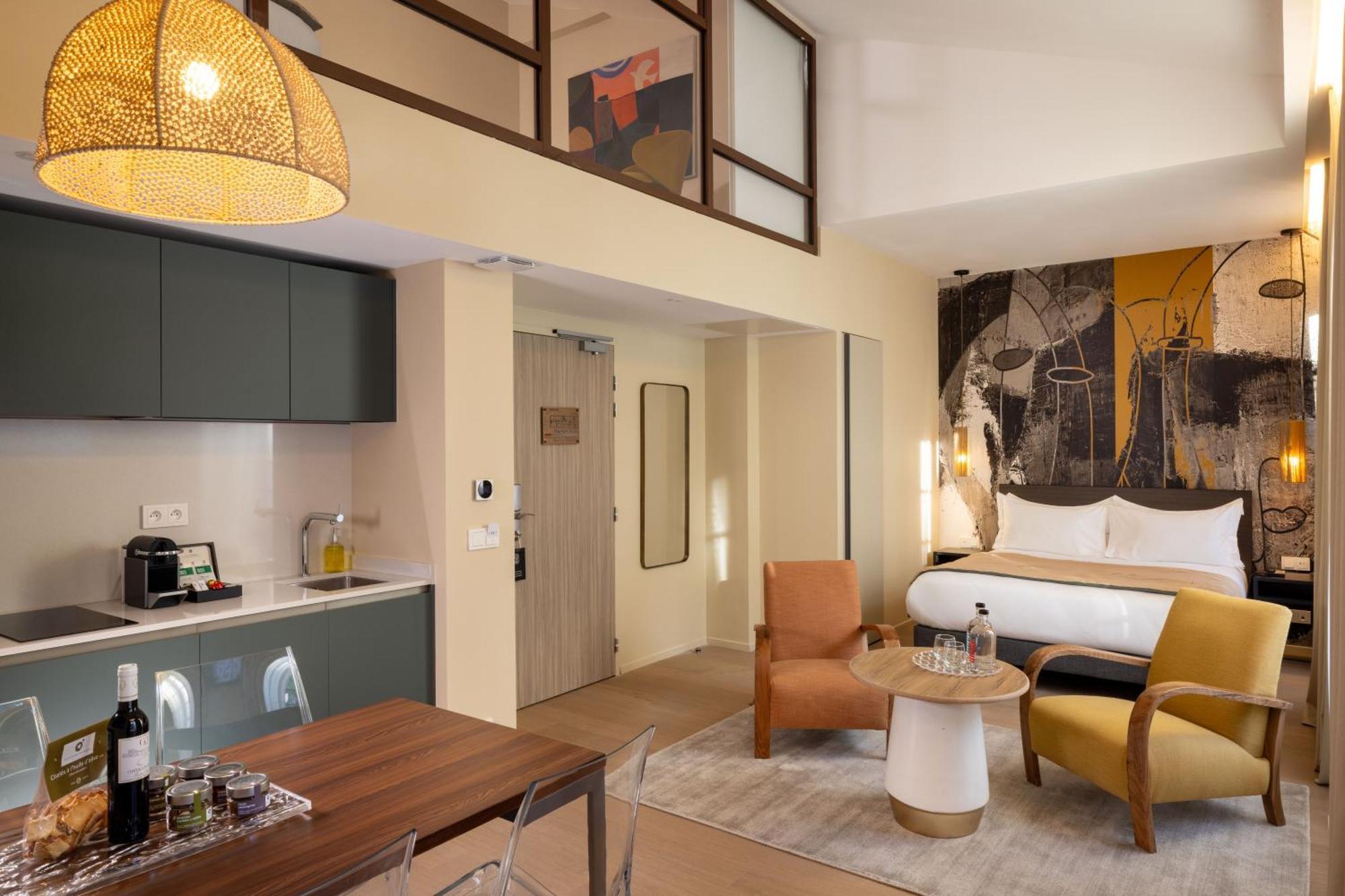 Deluxe Suite Mezzanine