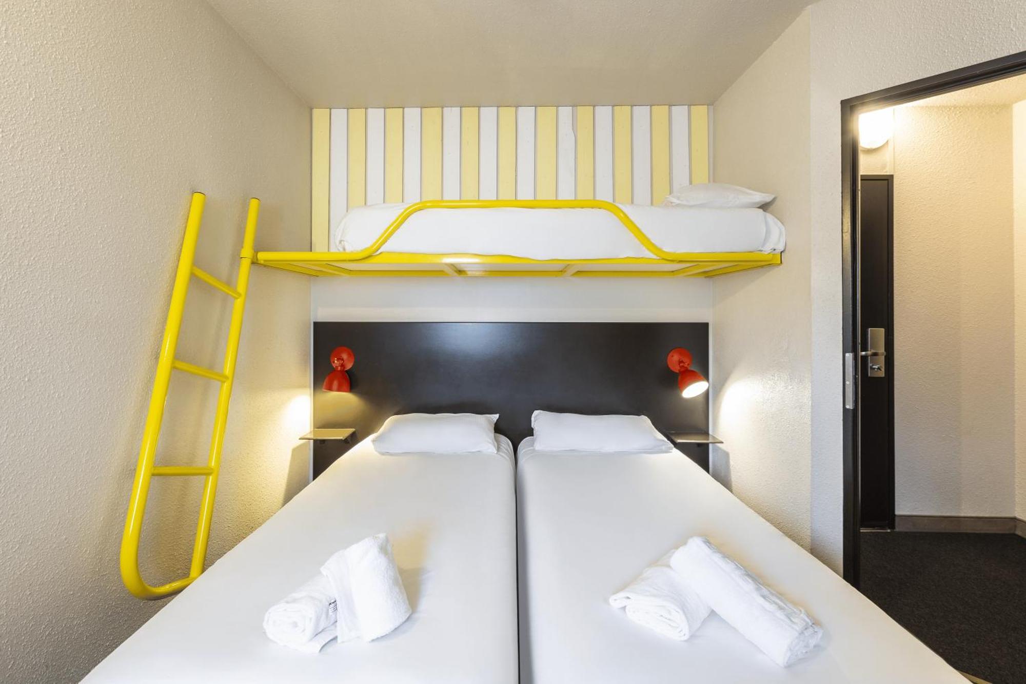 Connecting Triple Room with Two Double Beds and Two Bunk Beds,1632257002:JPEG