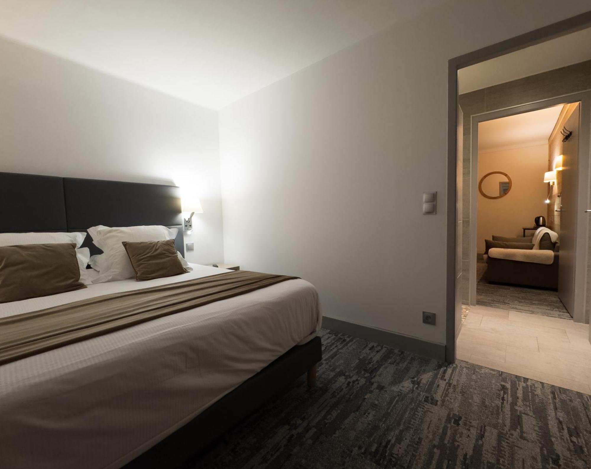 Standard Double Suite