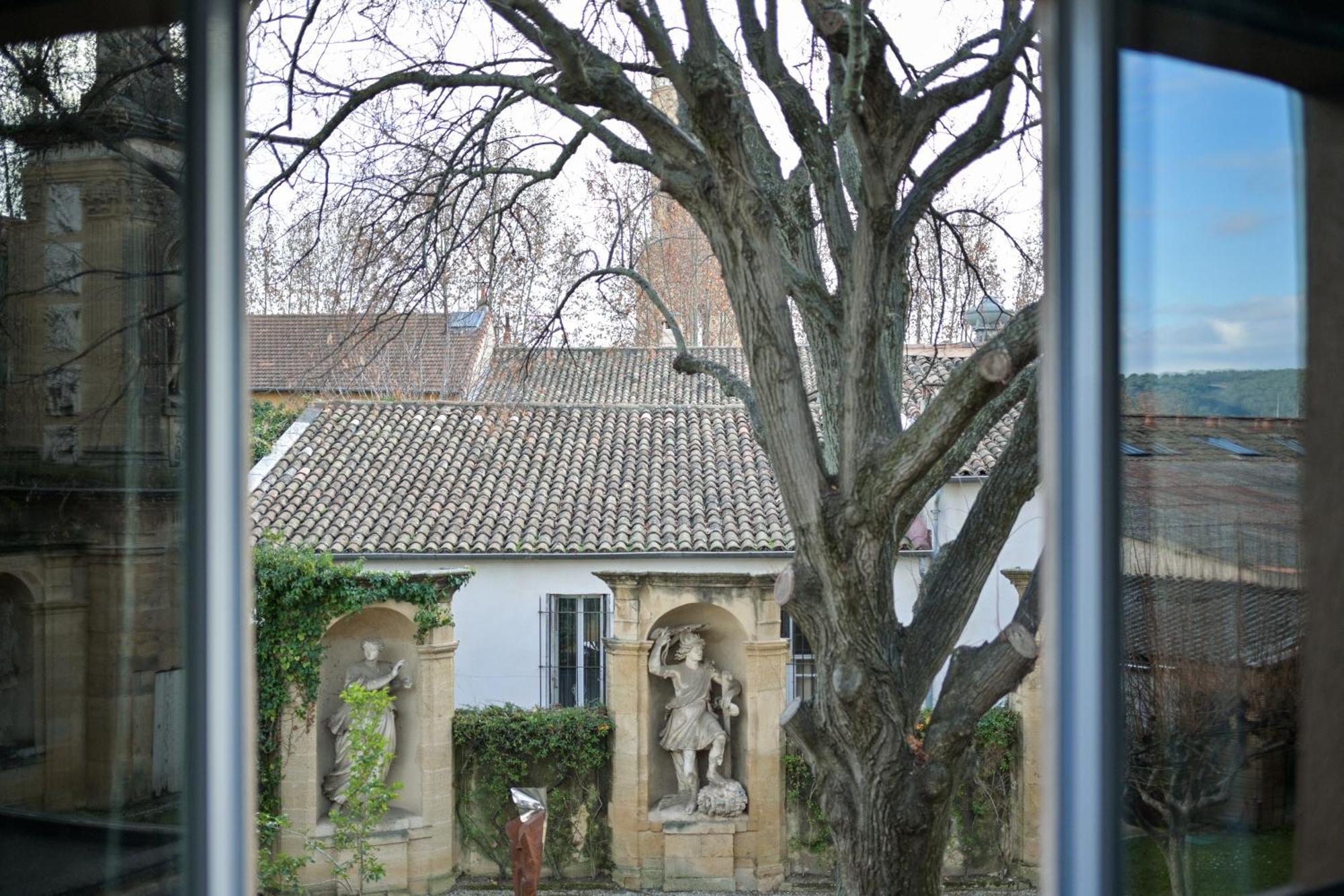 Camera Matrimoniale con Vista Giardino