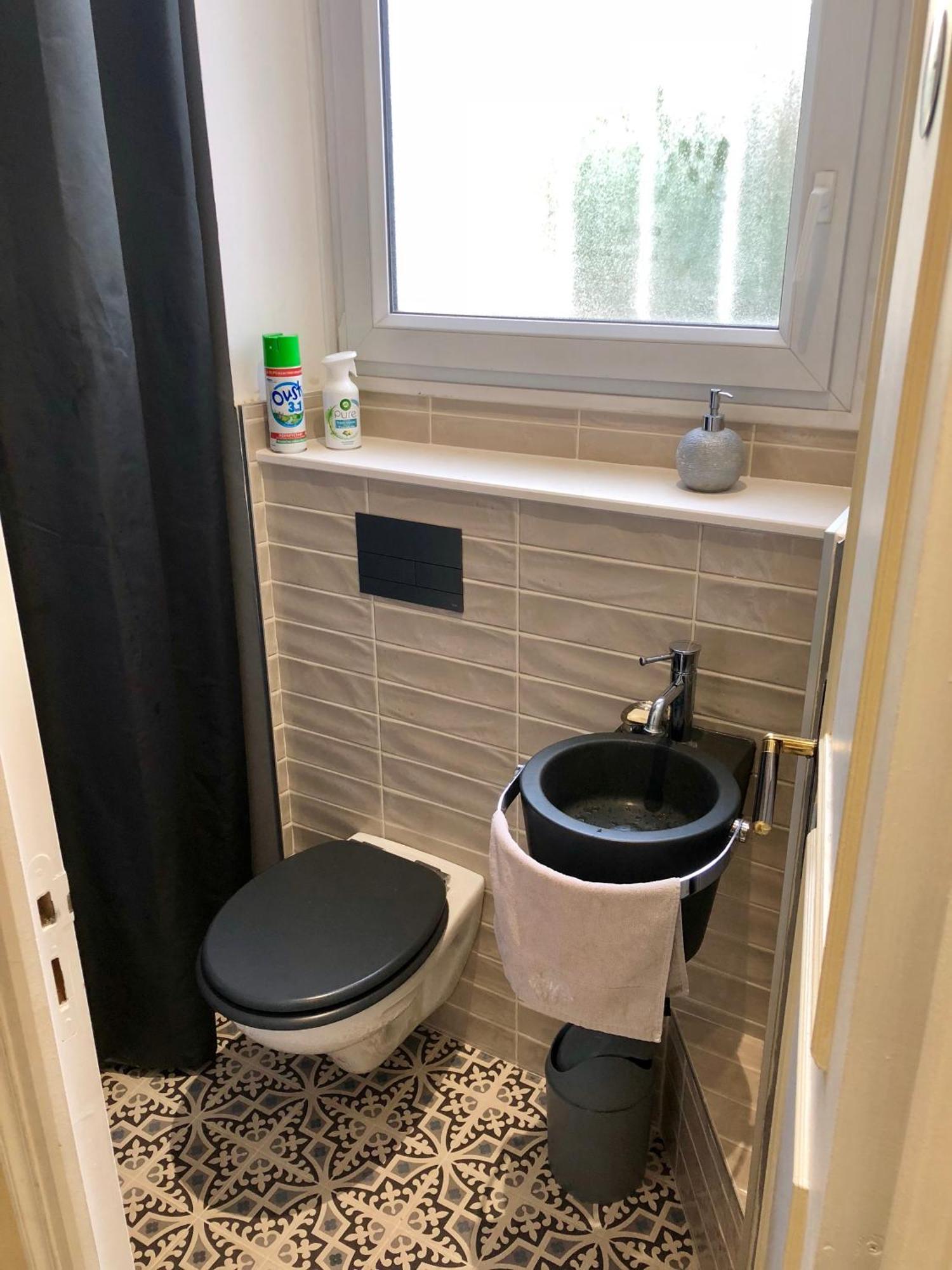 Deluxe Double Room Shower