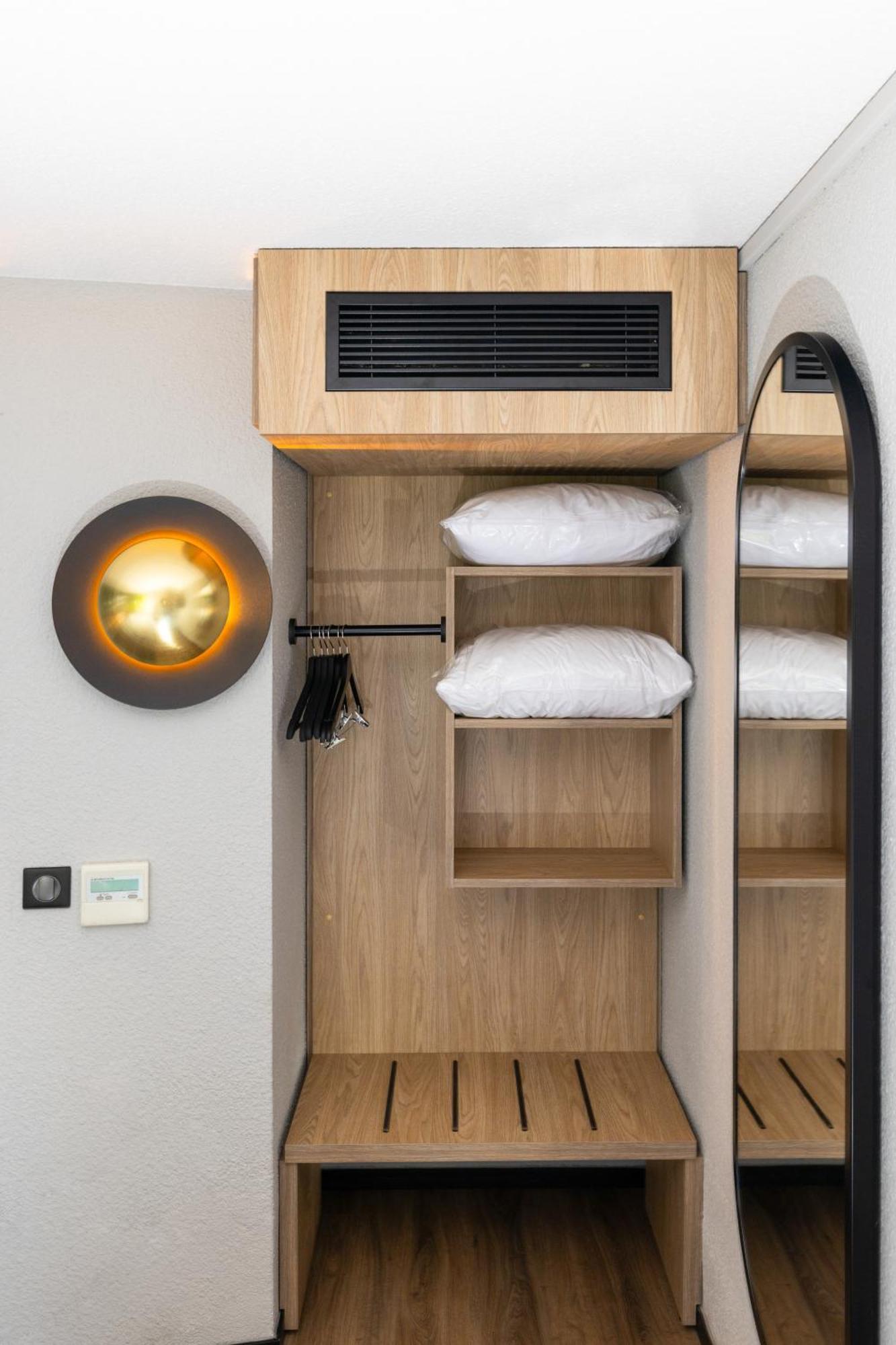 Standard Room 1 Queen Bed