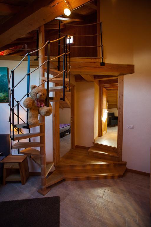 Family Room,174321048:JPEG